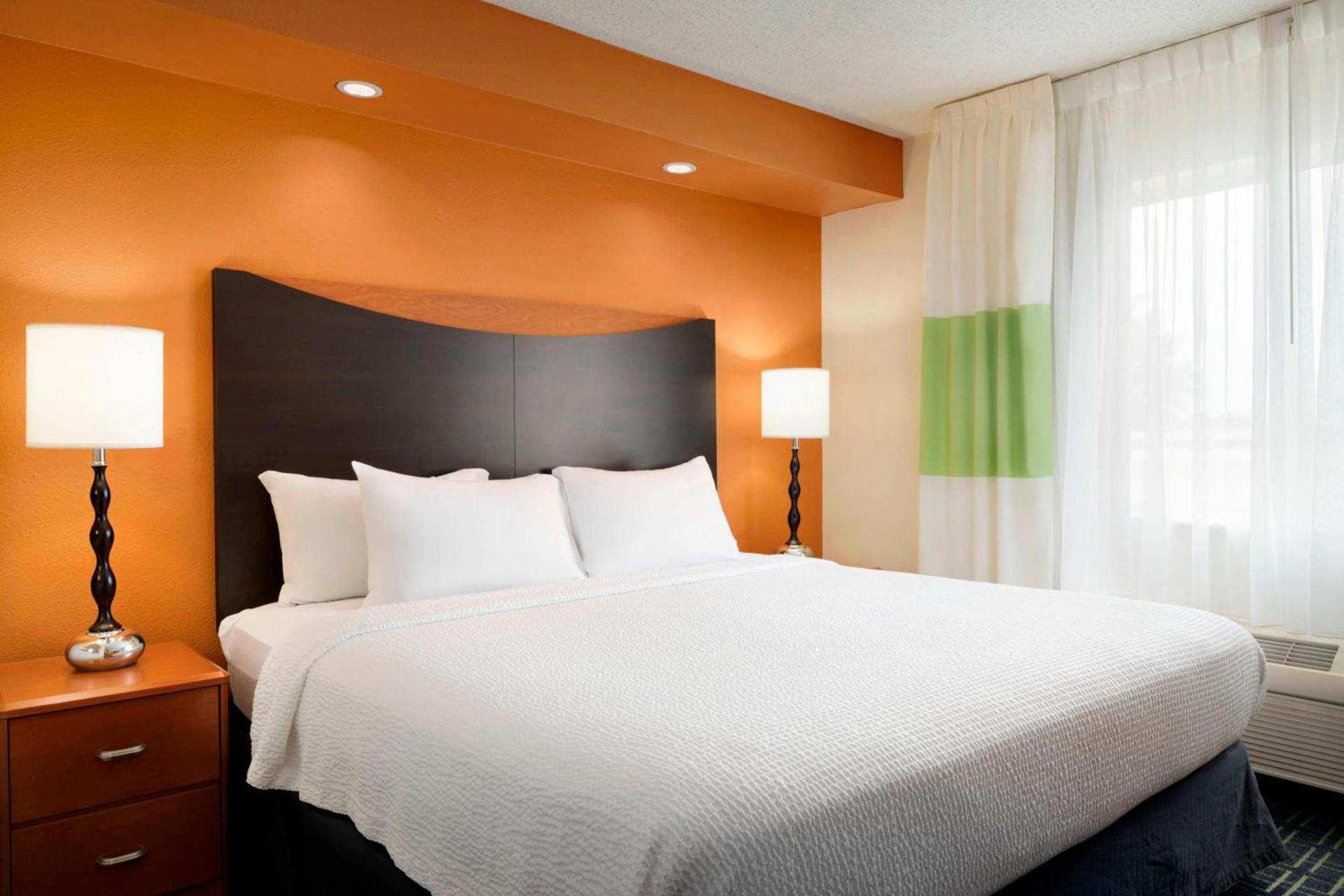 Fairfield Inn & Suites by Marriott Champaign photo 13