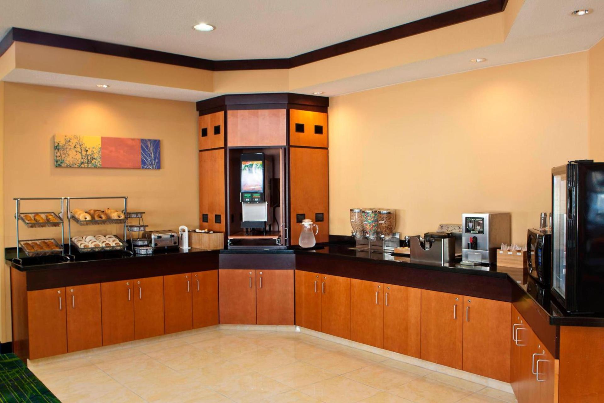 Fairfield Inn & Suites by Marriott Champaign photo 19