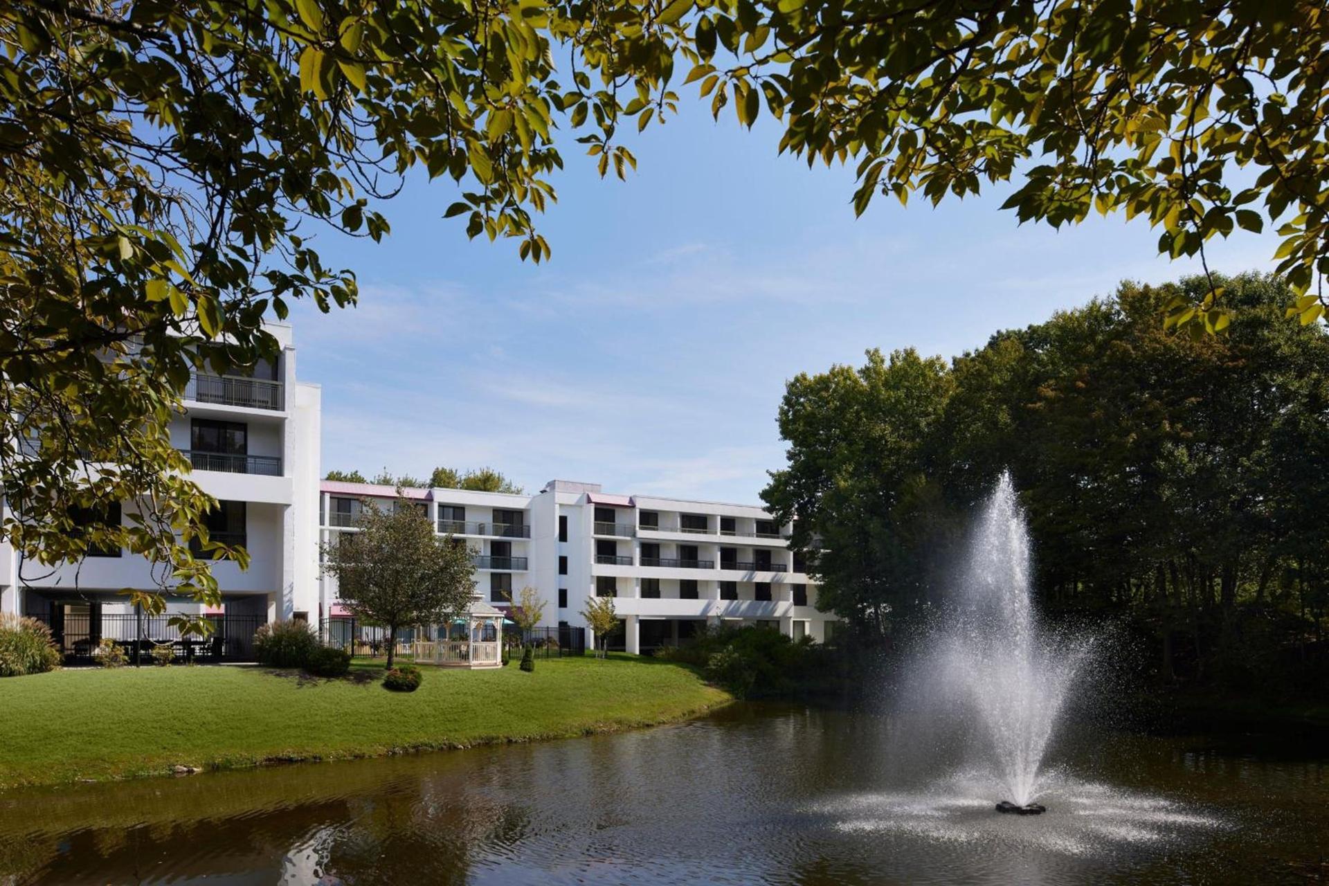 Marriott Park Ridge photo 1