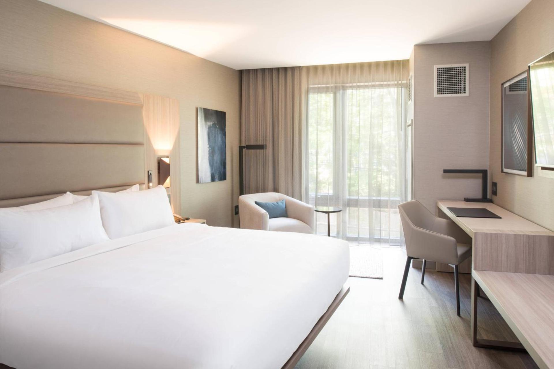 AC Hotel by Marriott Boston Cleveland Circle photo 11