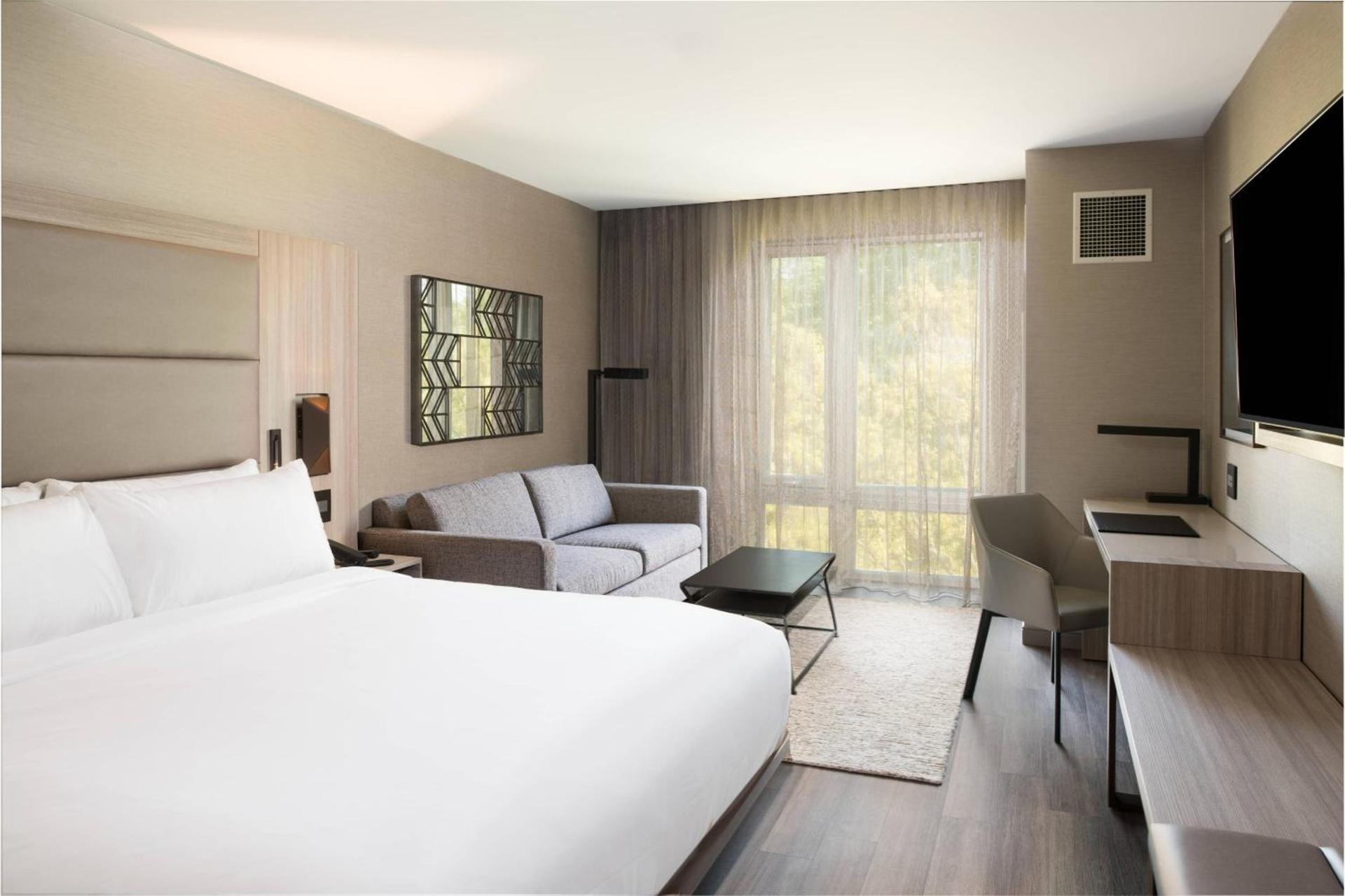 AC Hotel by Marriott Boston Cleveland Circle photo 13
