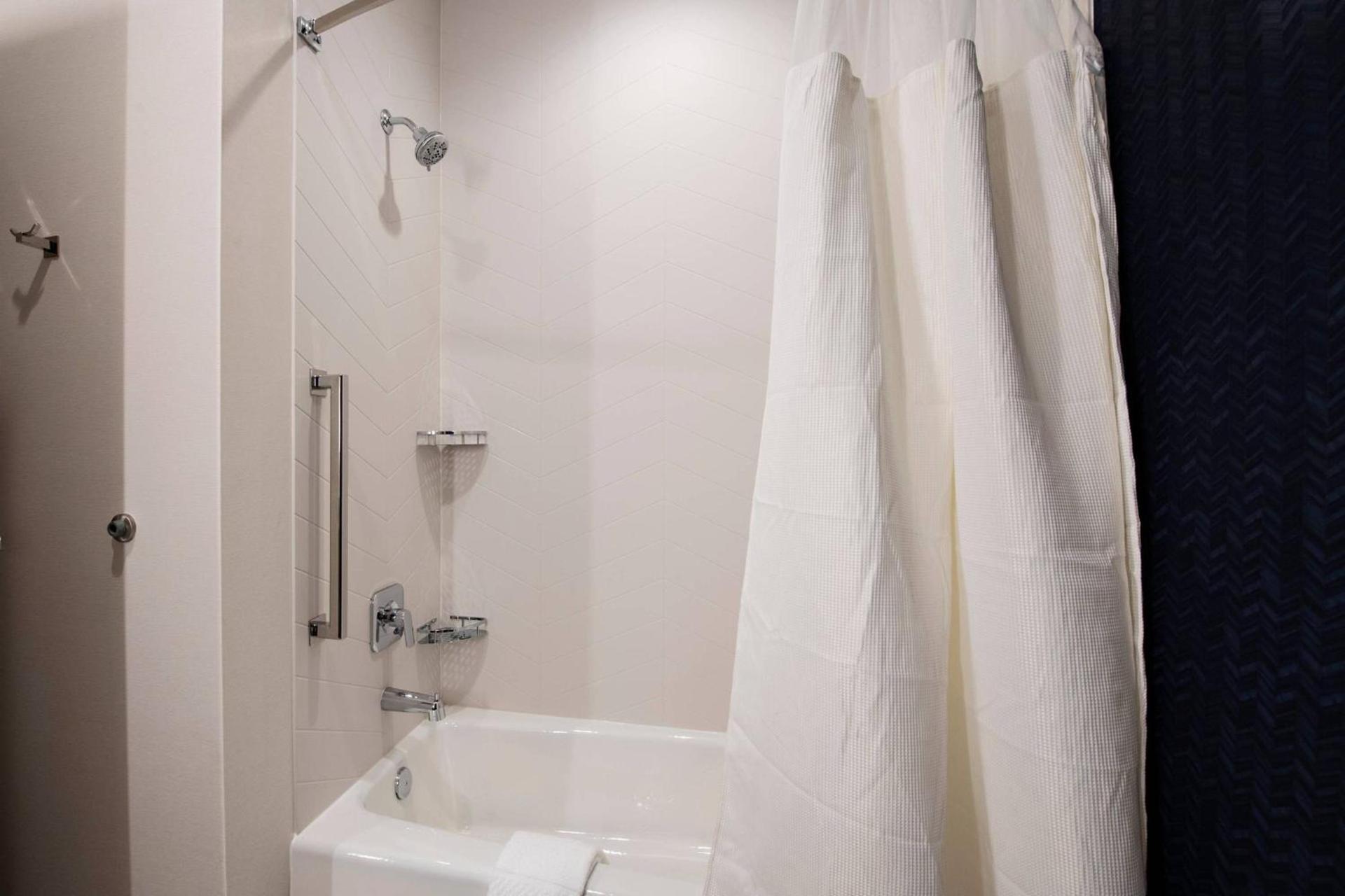 Fairfield Inn & Suites by Marriott Dayton North photo 12