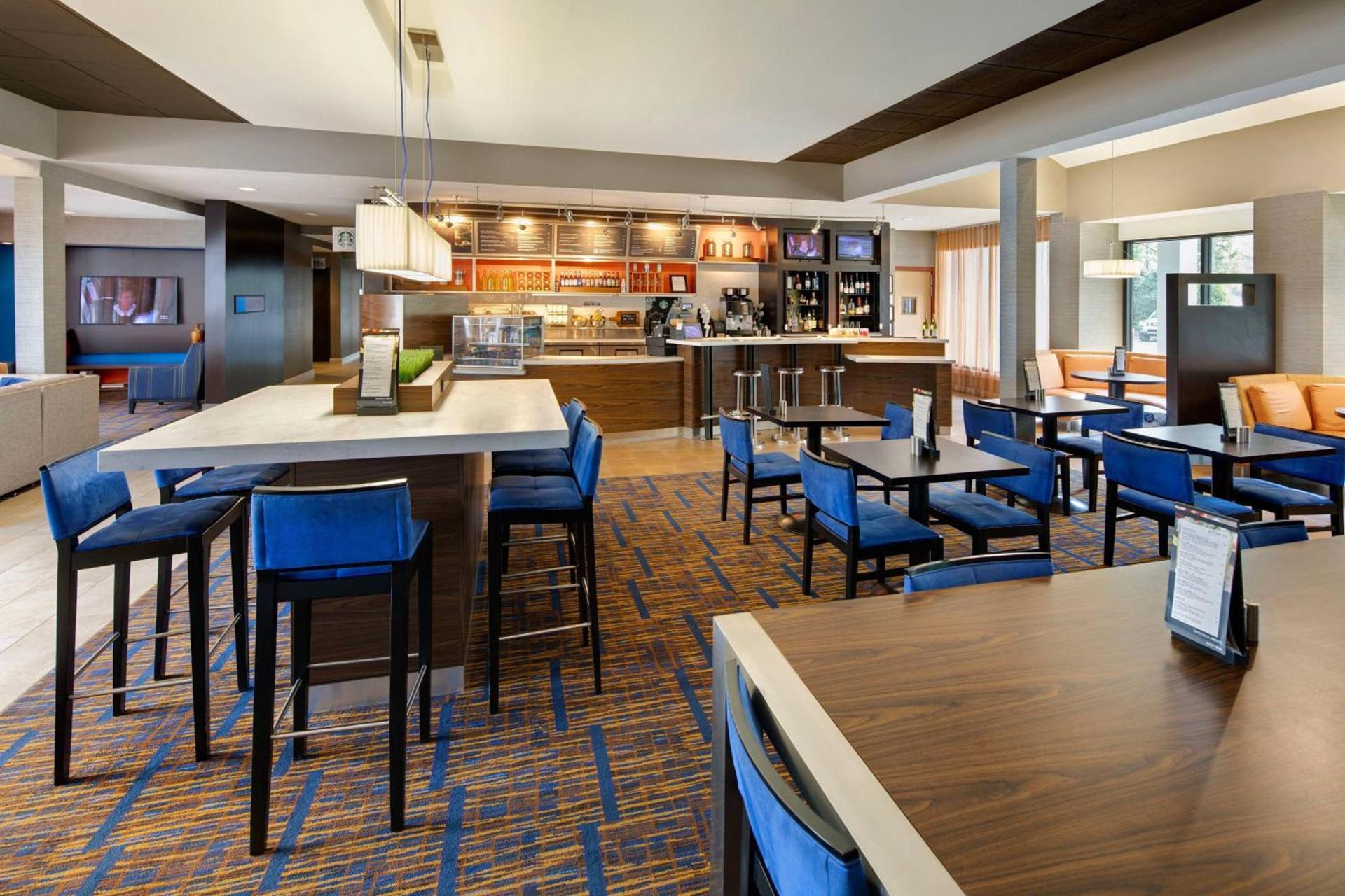 Courtyard by Marriott Atlanta Windy Hill/Ballpark photo 32