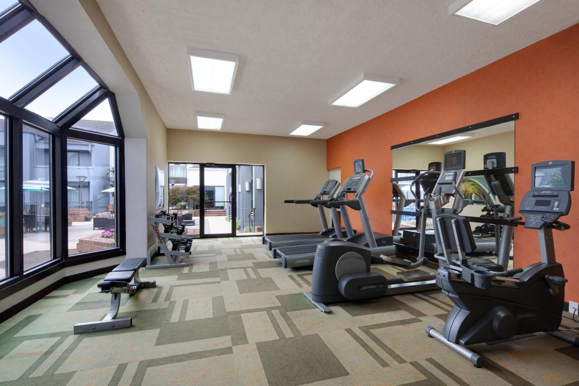 Courtyard by Marriott Atlanta Windy Hill/Ballpark photo 39