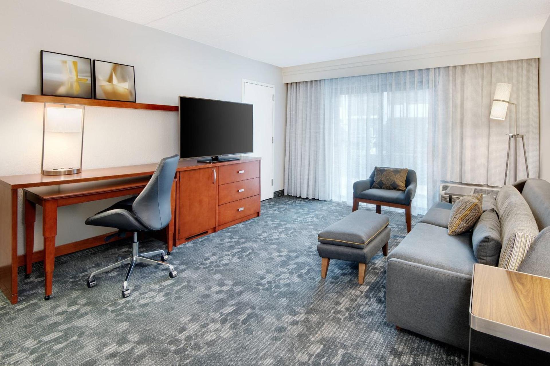 Courtyard by Marriott Birmingham Homewood photo 11