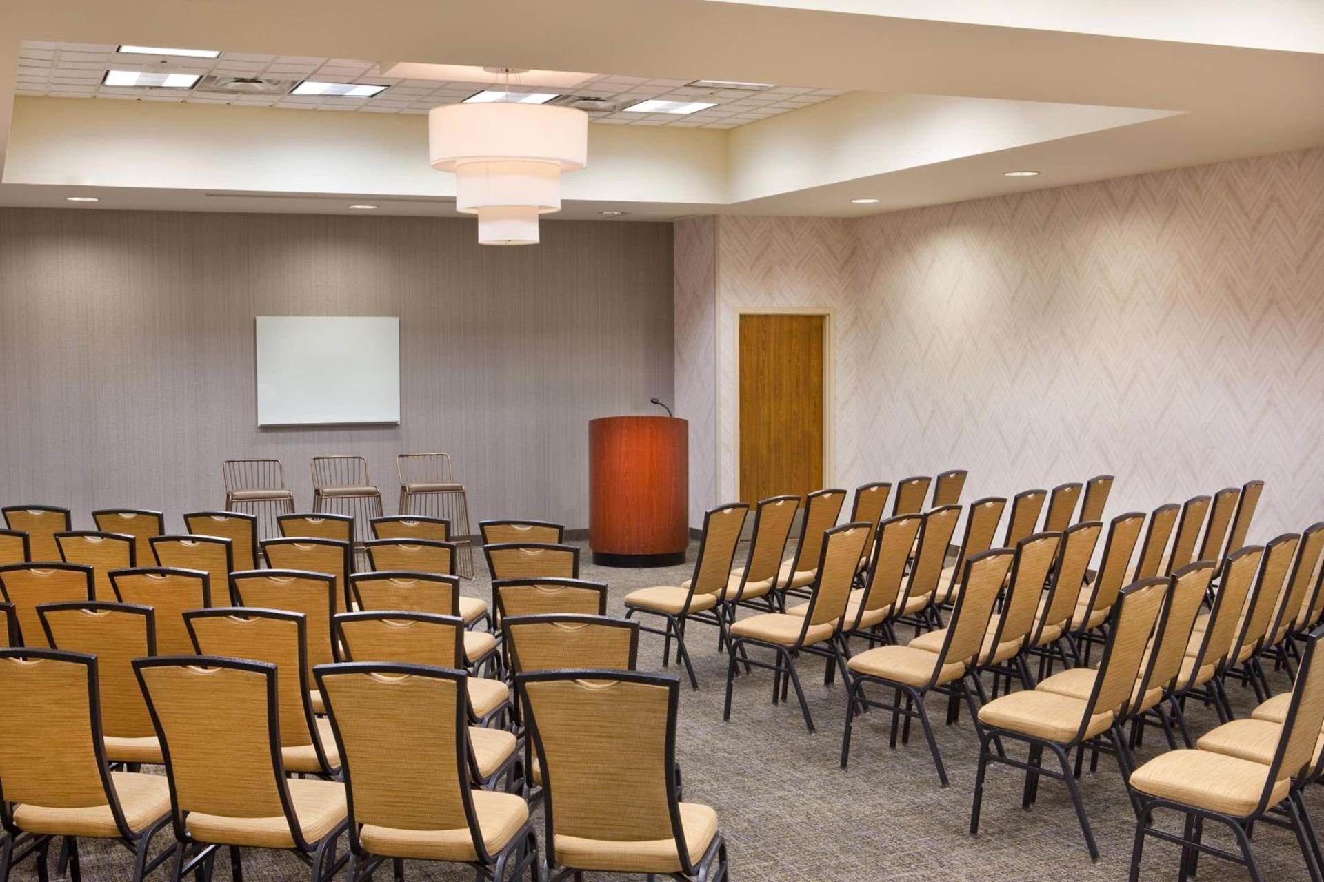 SpringHill Suites Chesapeake Greenbrier photo 20