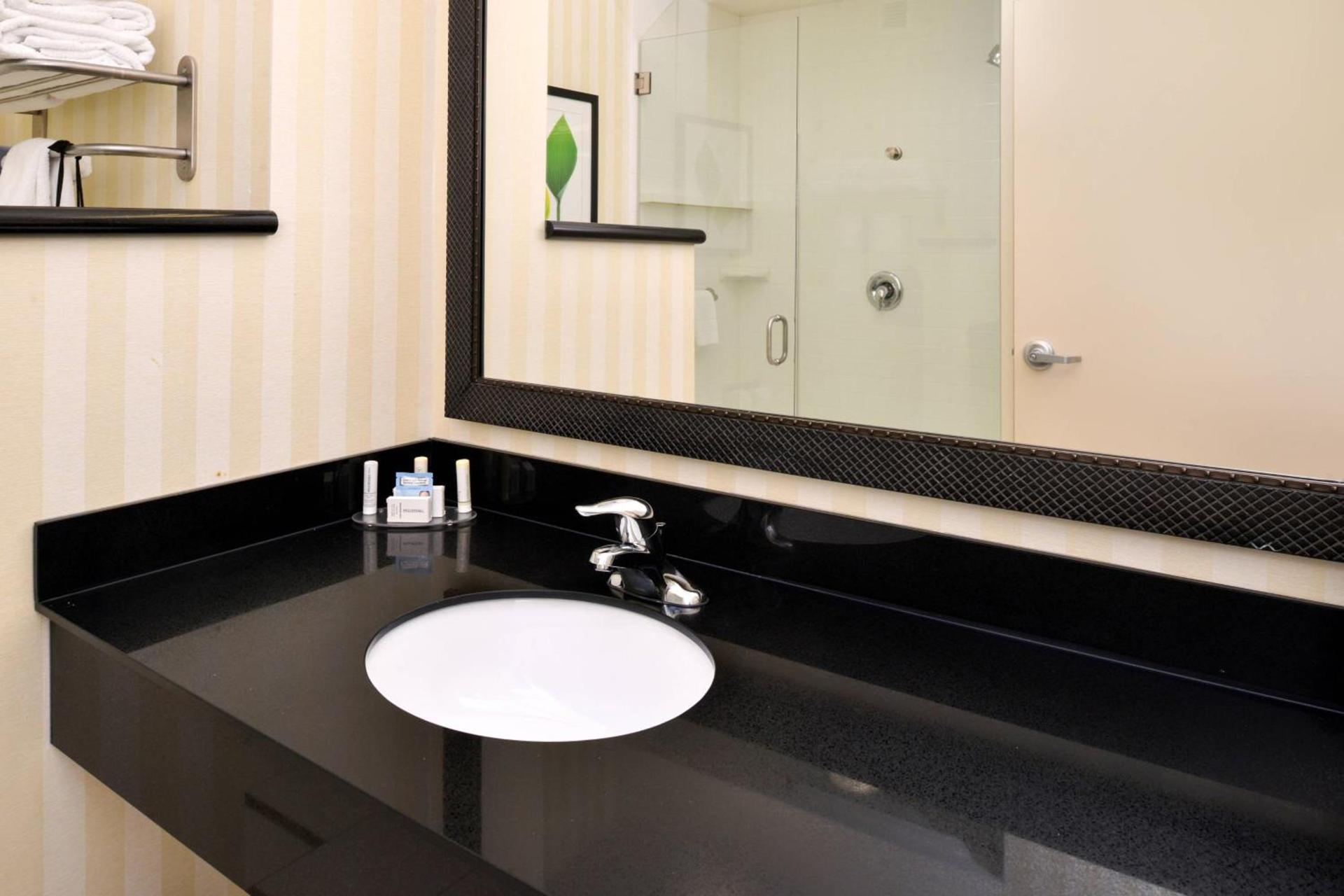Fairfield Inn & Suites by Marriott Cedar Rapids photo 17