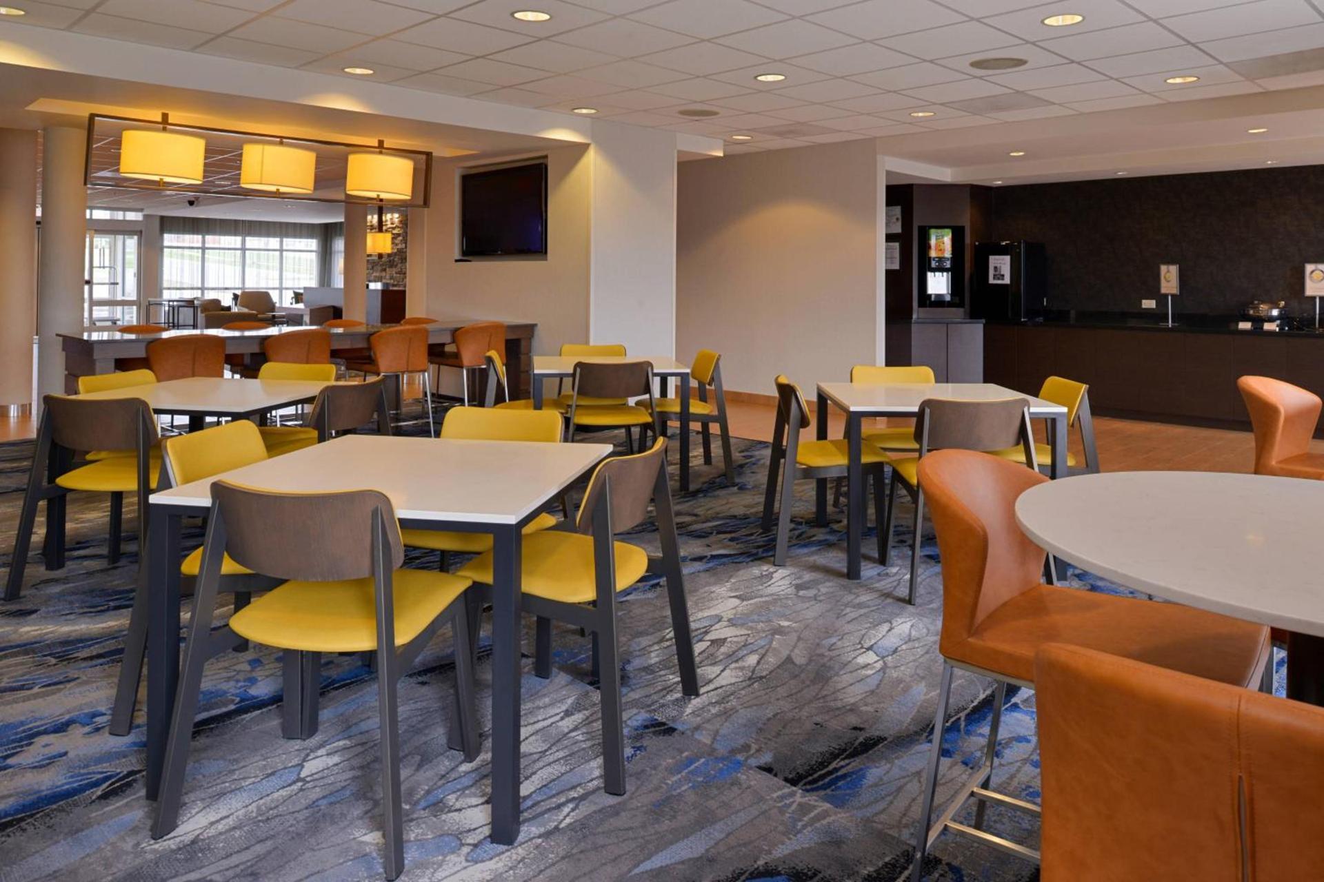 Fairfield Inn & Suites by Marriott Cedar Rapids photo 29
