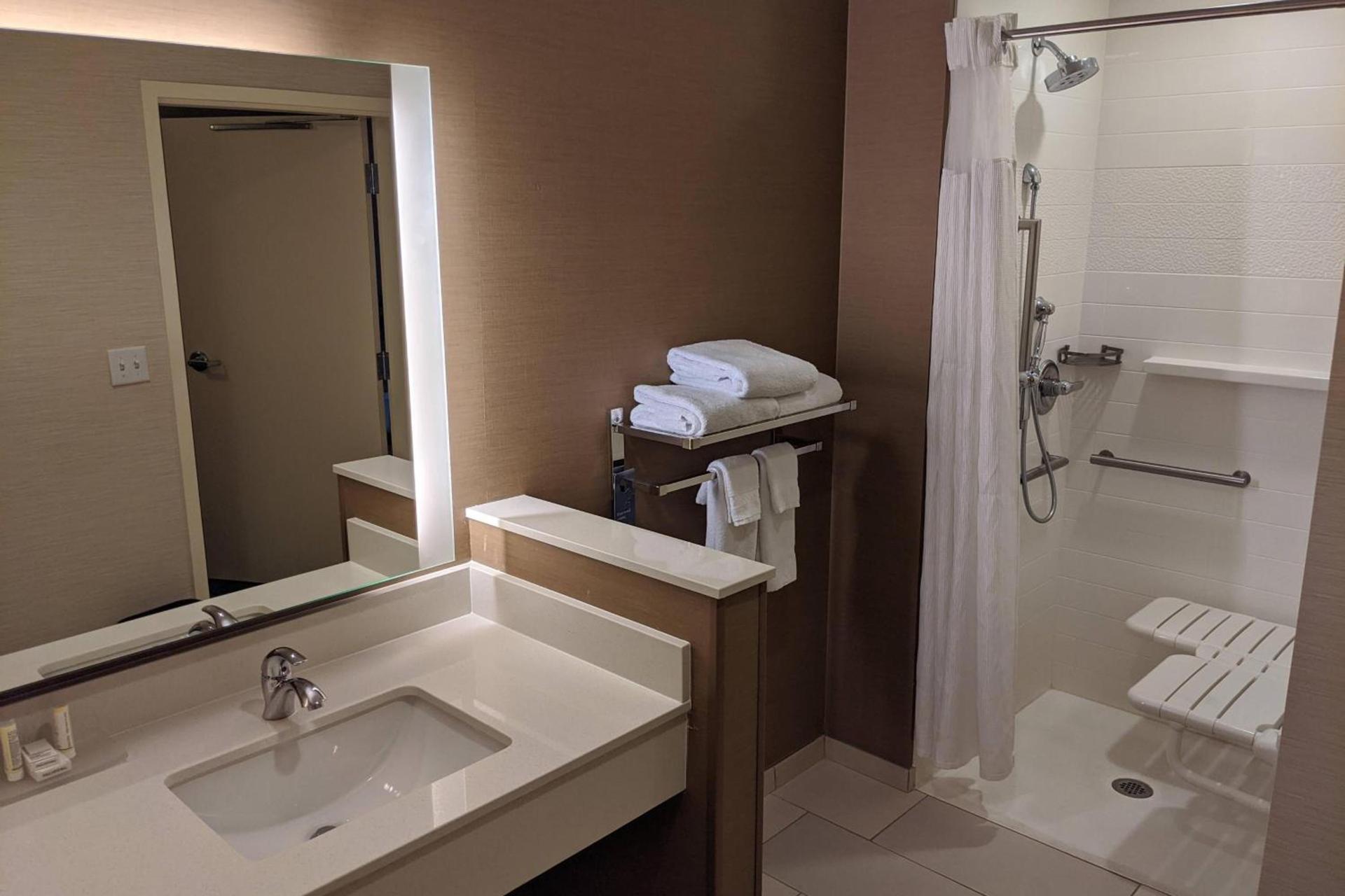Fairfield Inn & Suites by Marriott Phoenix Tempe/Airport photo 9