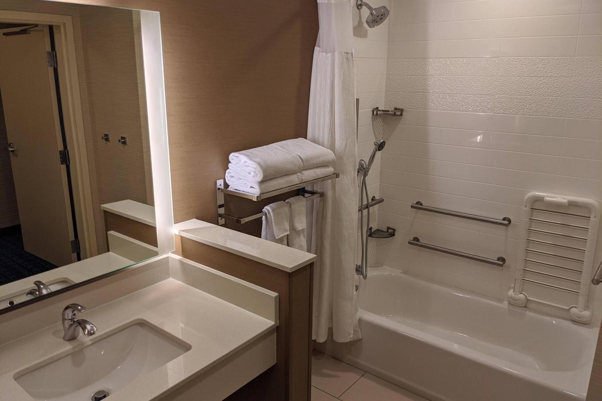 Fairfield Inn & Suites by Marriott Phoenix Tempe/Airport photo 7