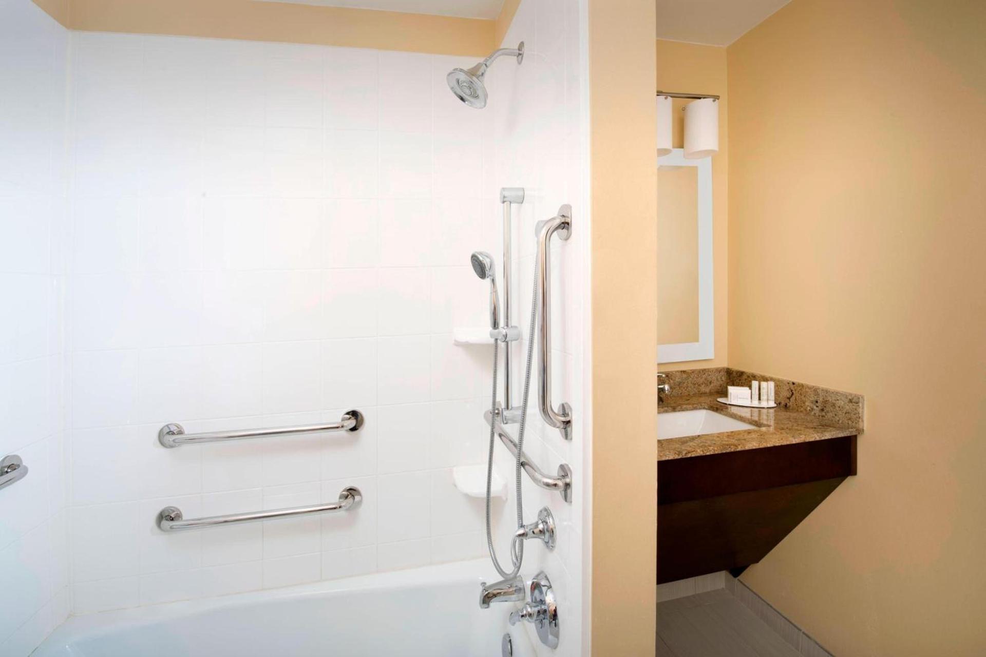 TownePlace Suites by Marriott Eagle Pass photo 12