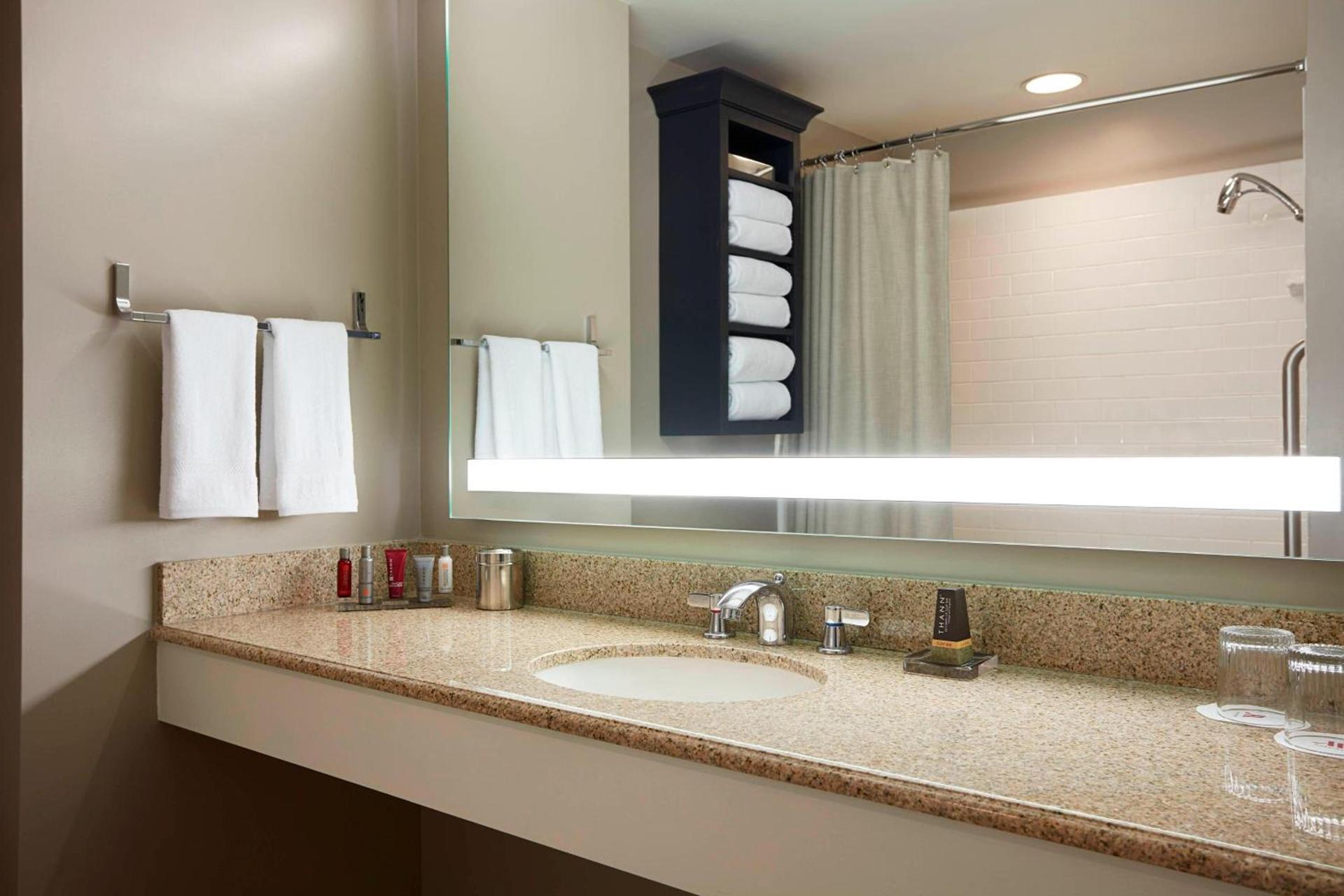 College Park Marriott Hotel & Conference Center photo 12