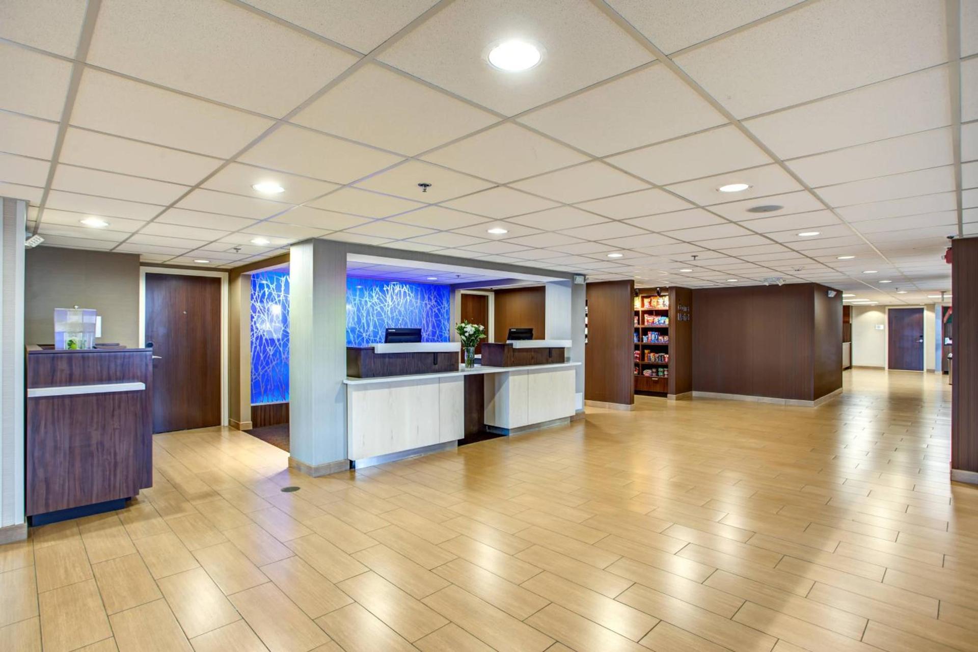 Fairfield Inn & Suites by Marriott Springfield Holyoke photo 2