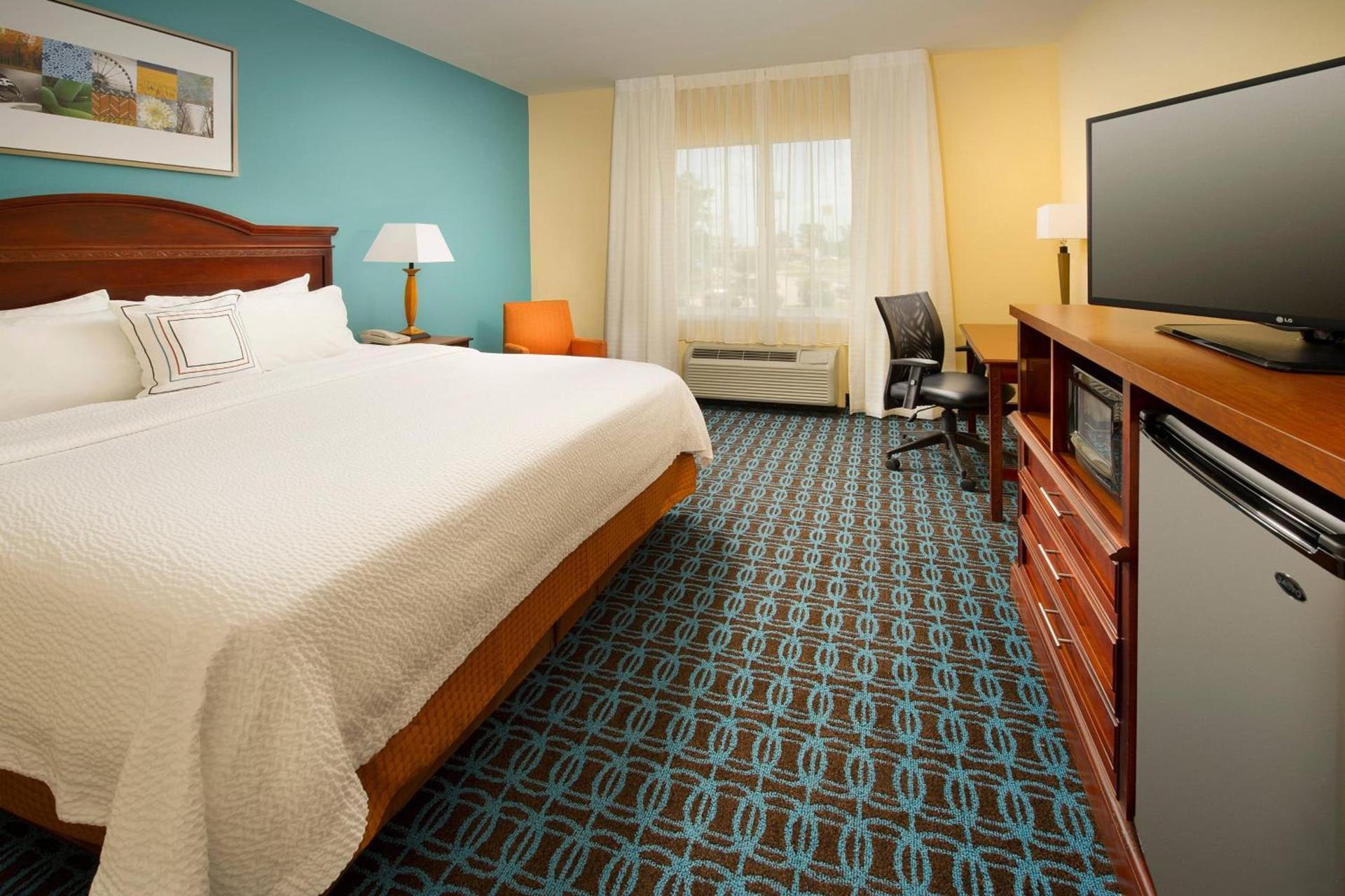 Fairfield Inn & Suites by Marriott Marshall photo 8