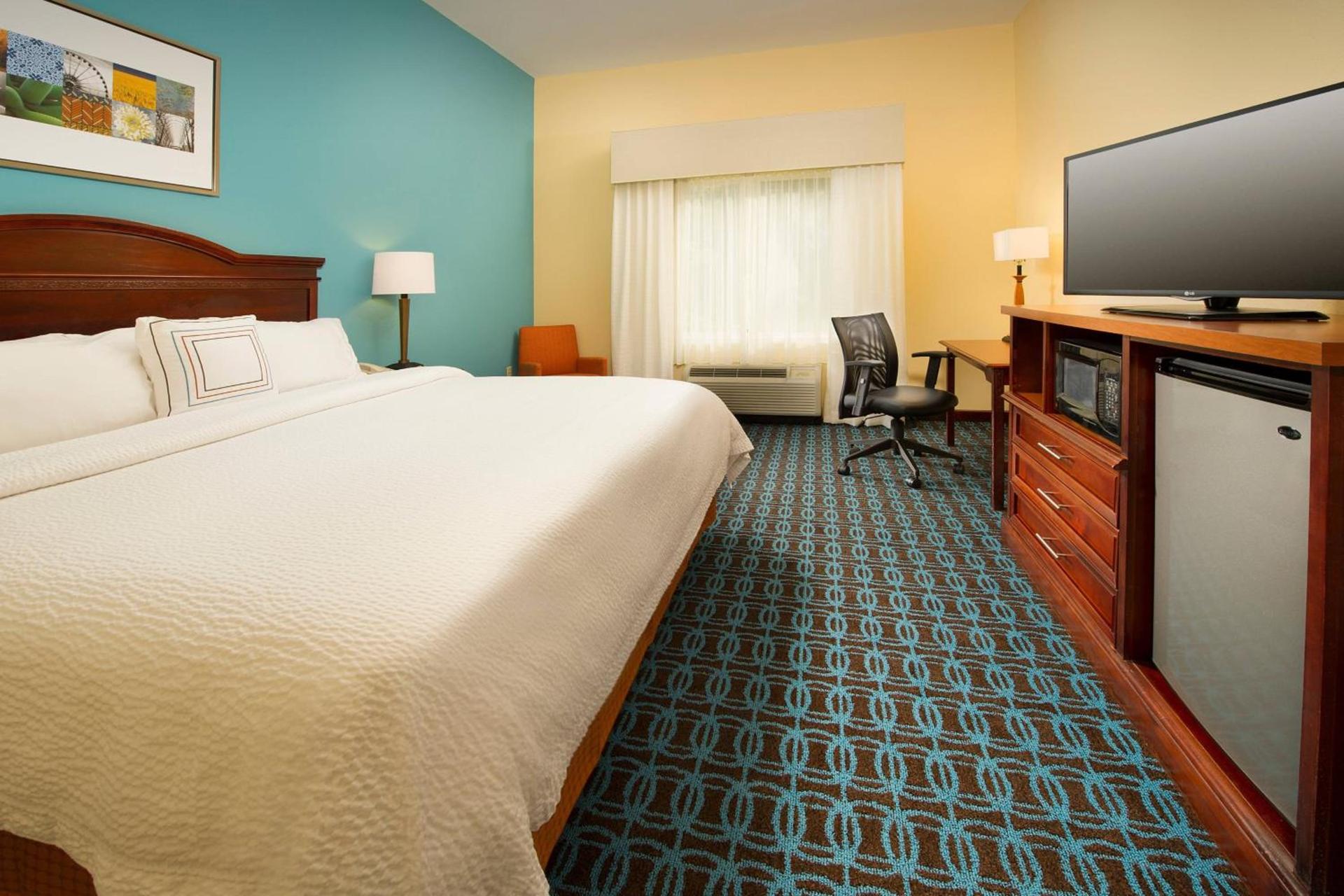 Fairfield Inn & Suites by Marriott Marshall photo 13