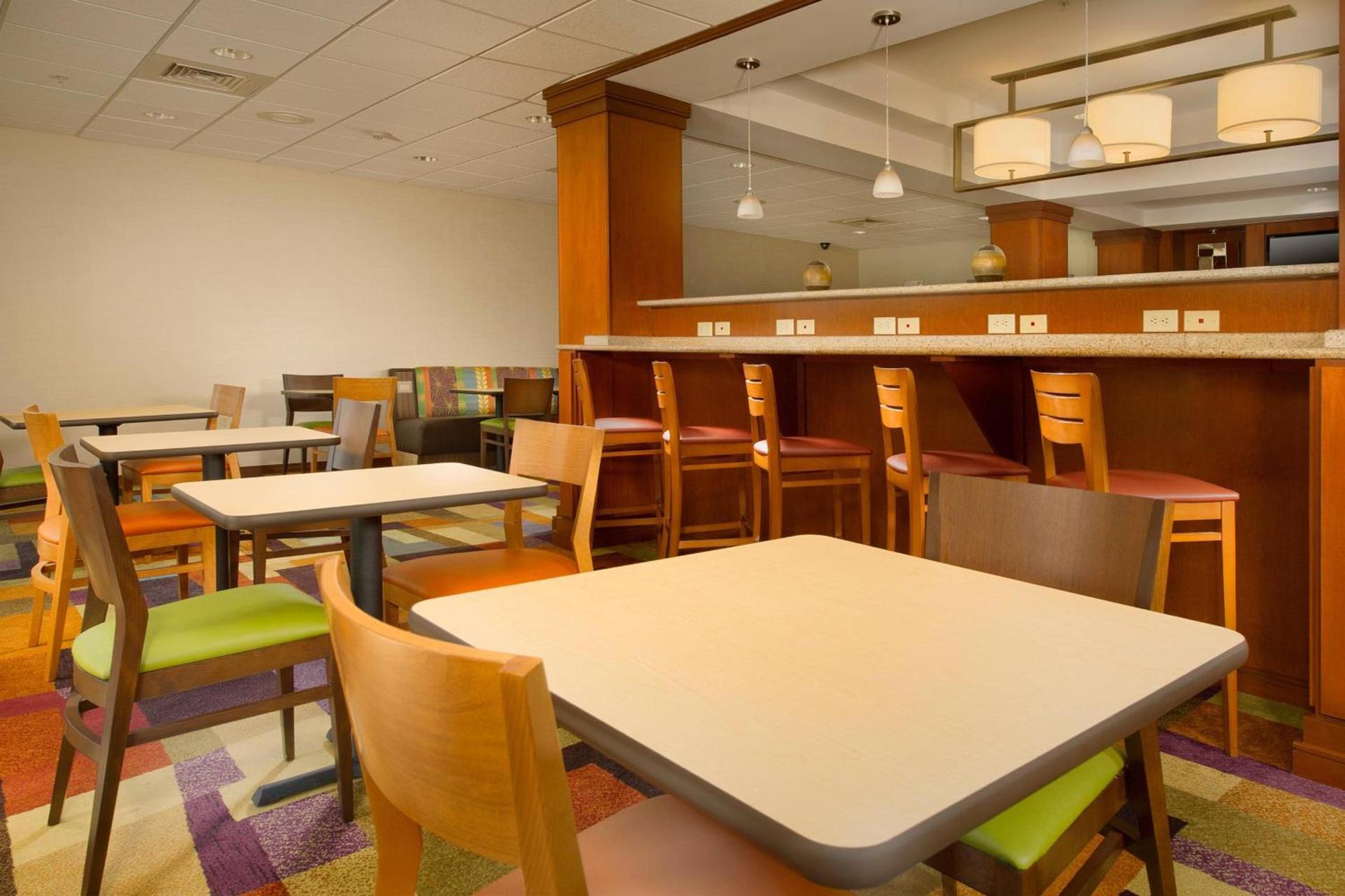 Fairfield Inn & Suites by Marriott Marshall photo 5
