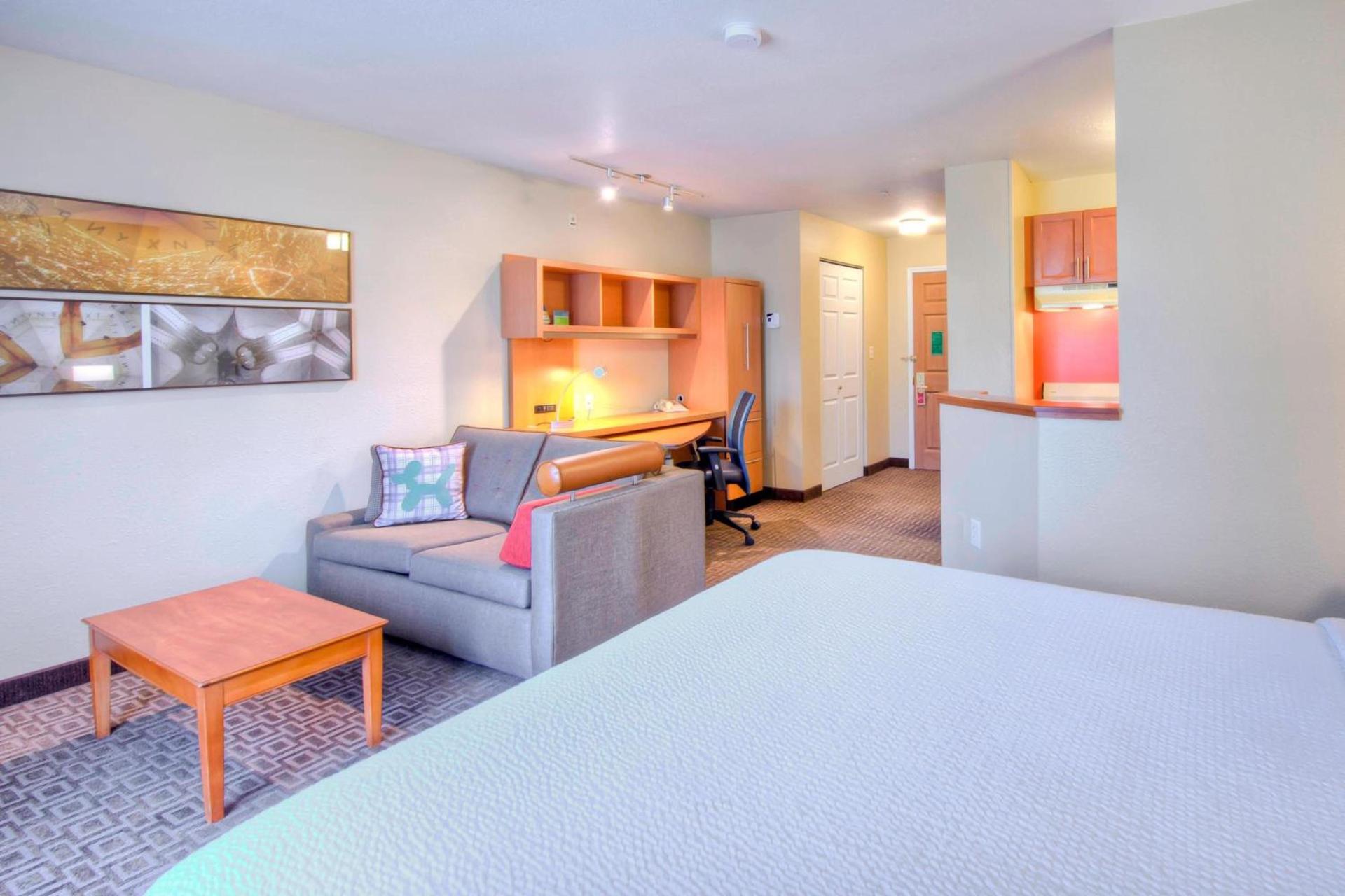 TownePlace Suites Raleigh Cary/Weston Parkway photo 7