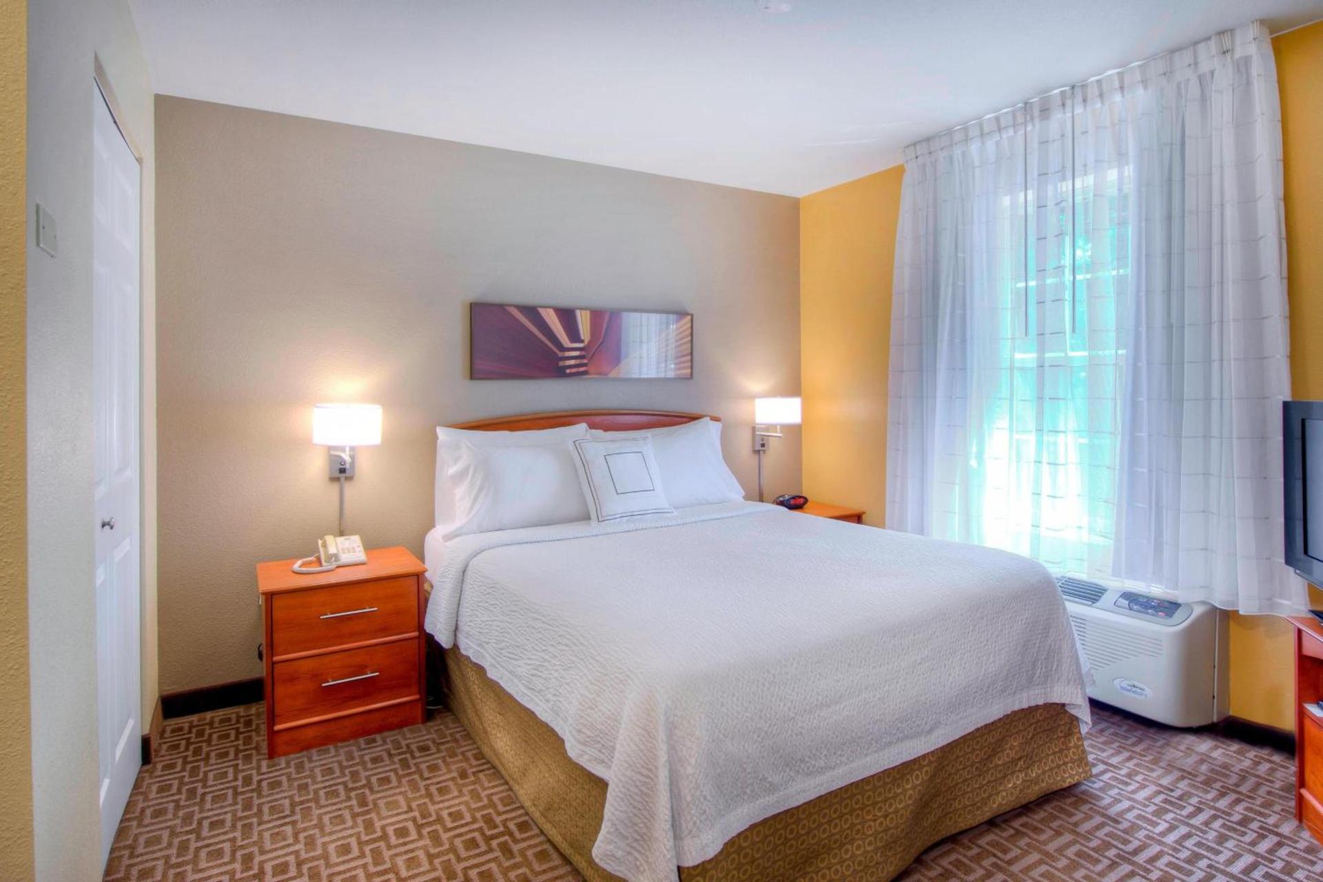 TownePlace Suites Raleigh Cary/Weston Parkway photo 10