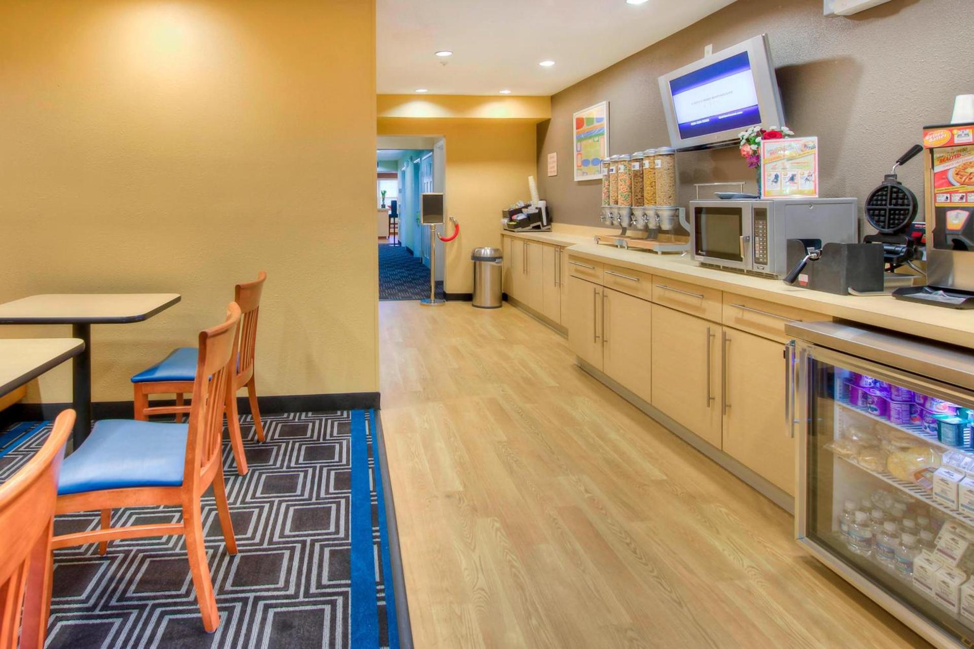 TownePlace Suites Raleigh Cary/Weston Parkway photo 12