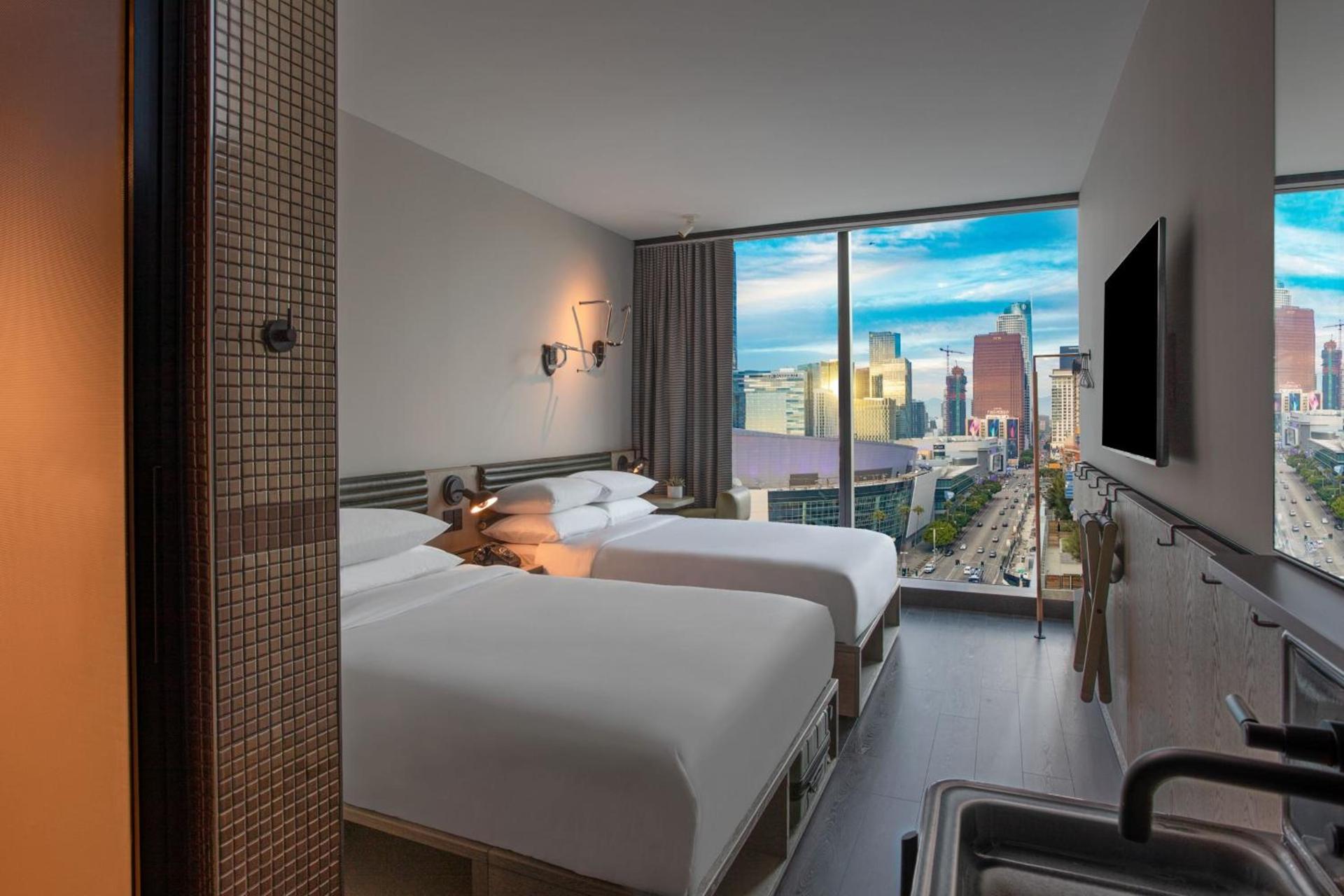 Moxy Downtown Los Angeles photo 12