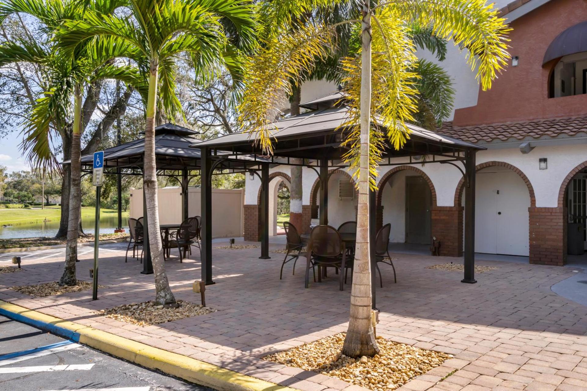 Clarion Pointe Tampa-Brandon Near Fairgrounds and Casino photo 44