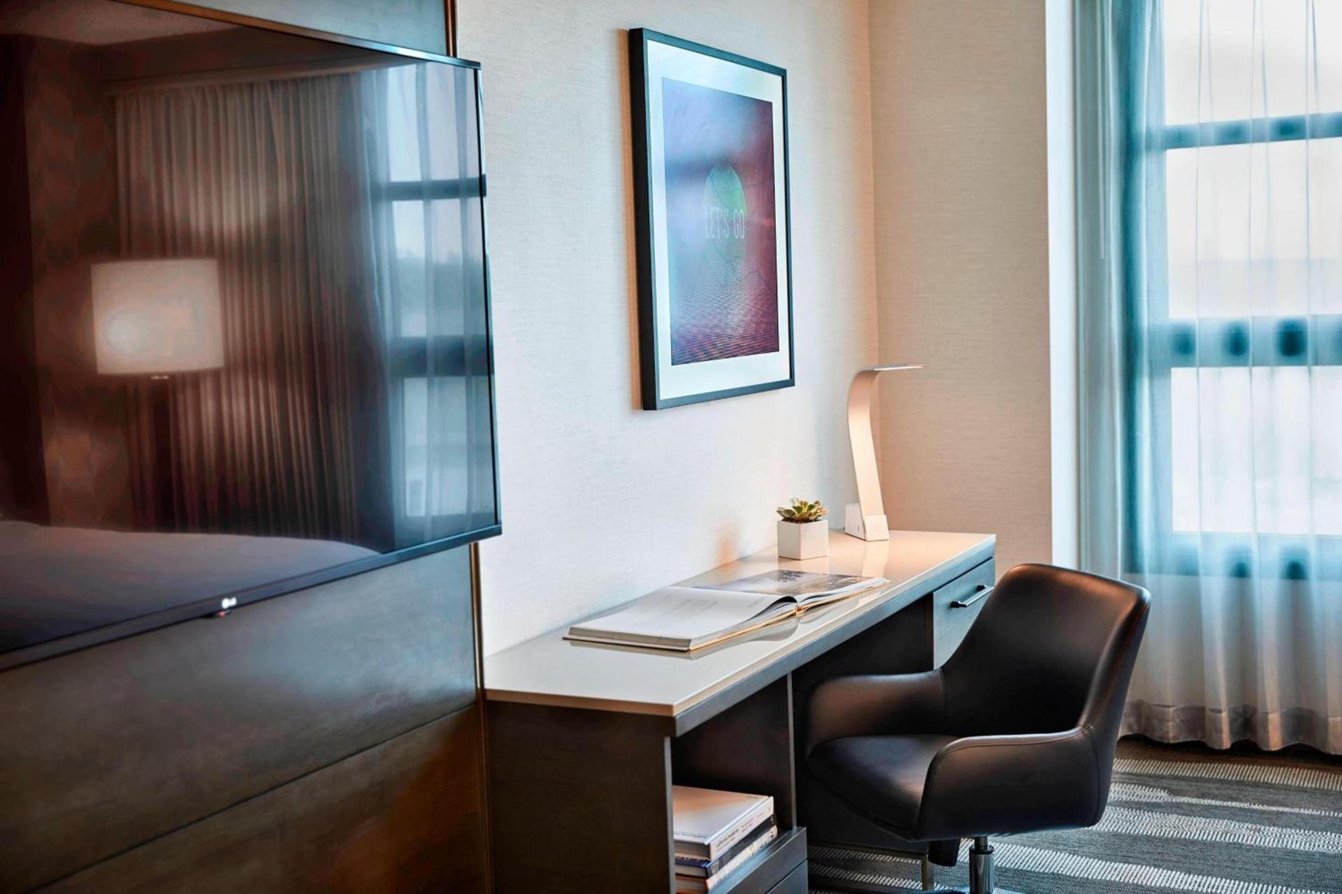 Renaissance Los Angeles Airport Hotel photo 14