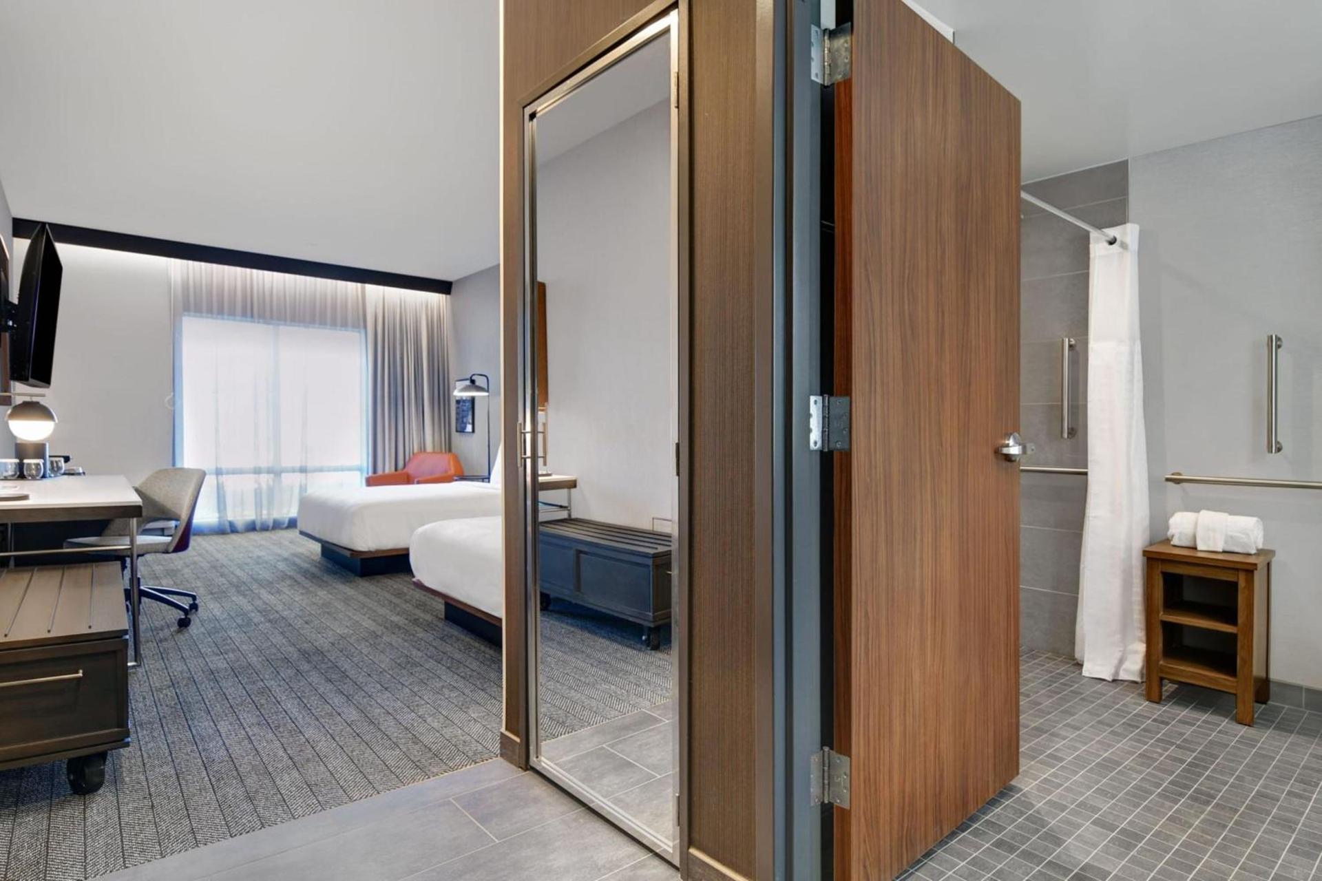 Courtyard by Marriott Hamilton photo 6