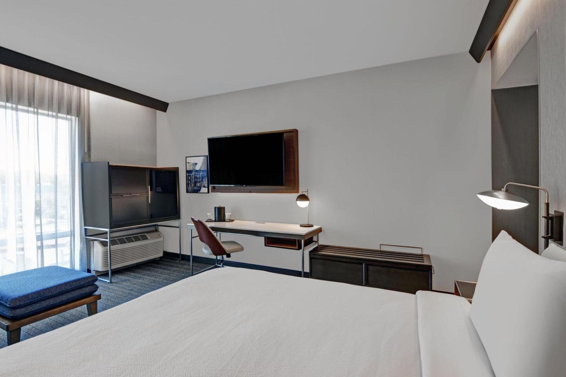 Courtyard by Marriott Hamilton photo 9