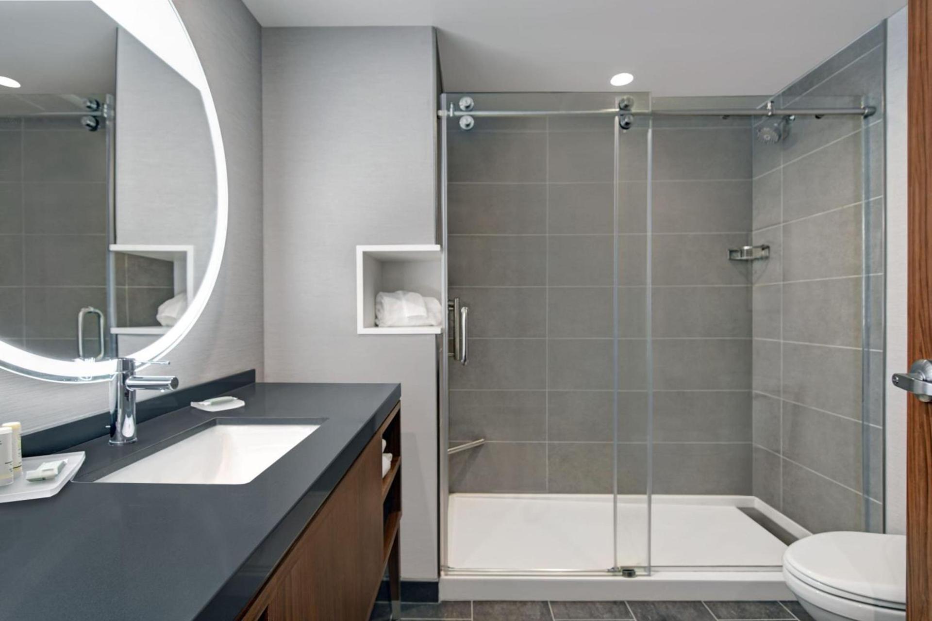 Courtyard by Marriott Hamilton photo 21