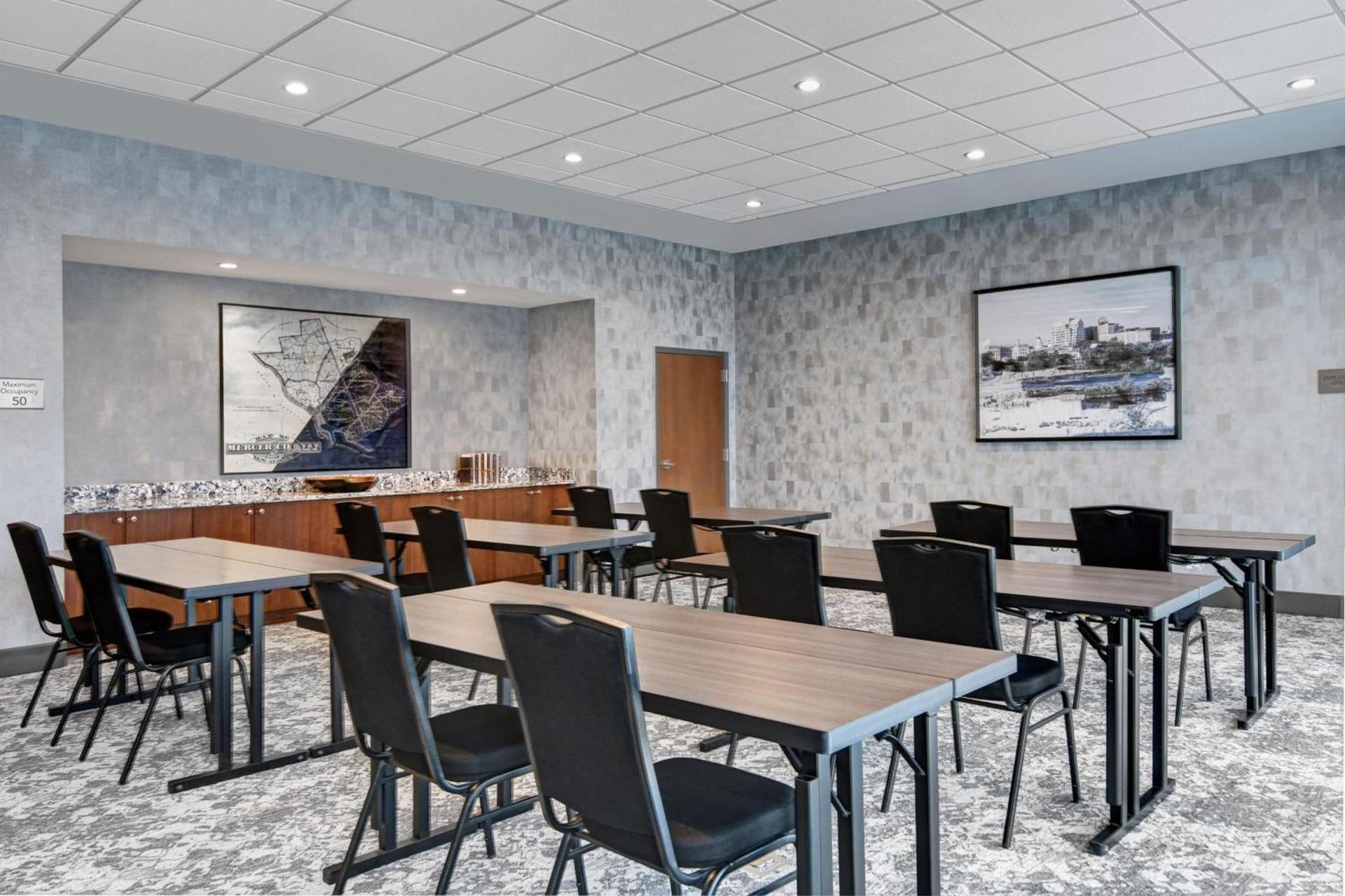 Courtyard by Marriott Hamilton photo 16