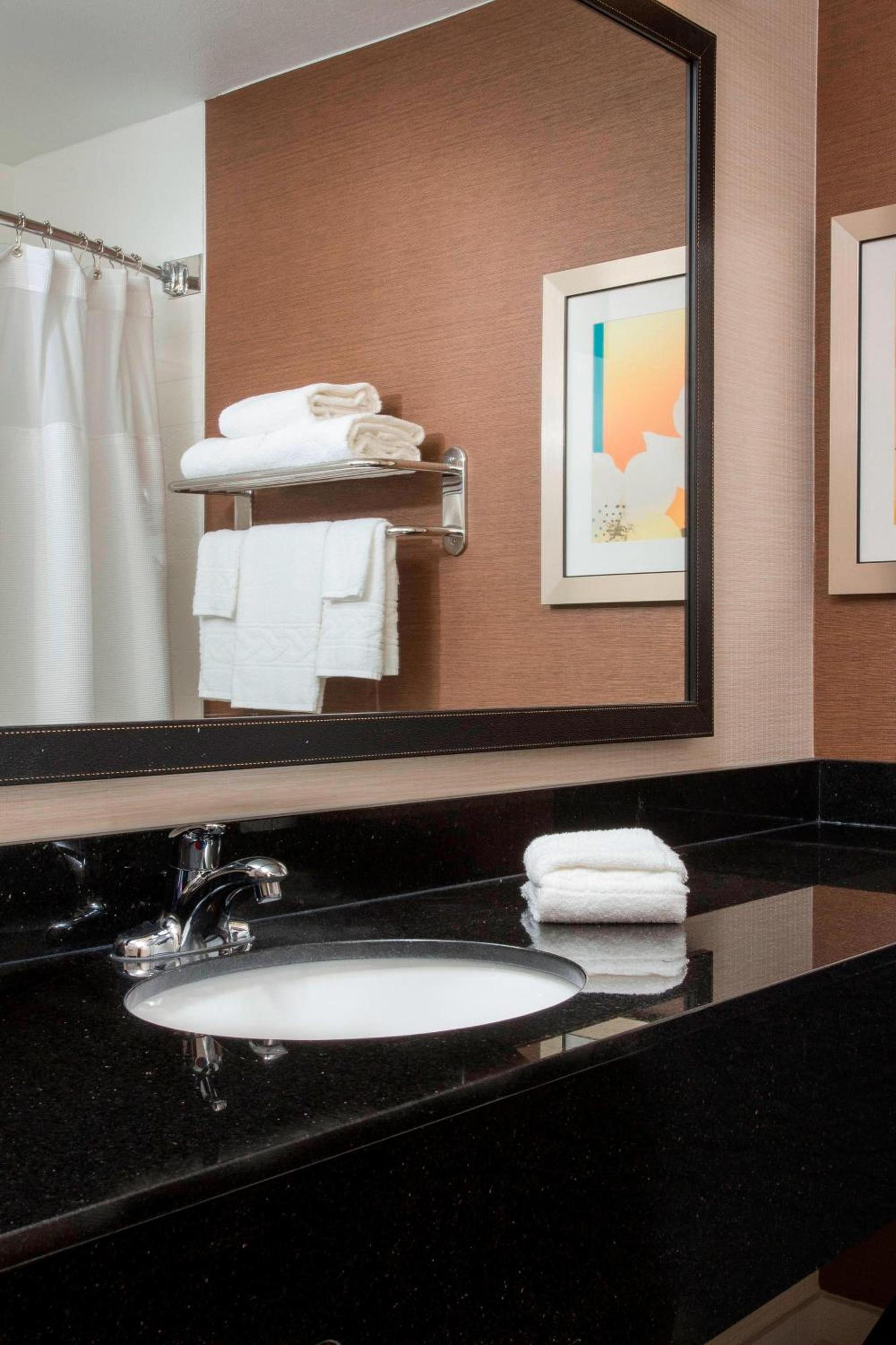 Fairfield Inn & Suites Greeley photo 6