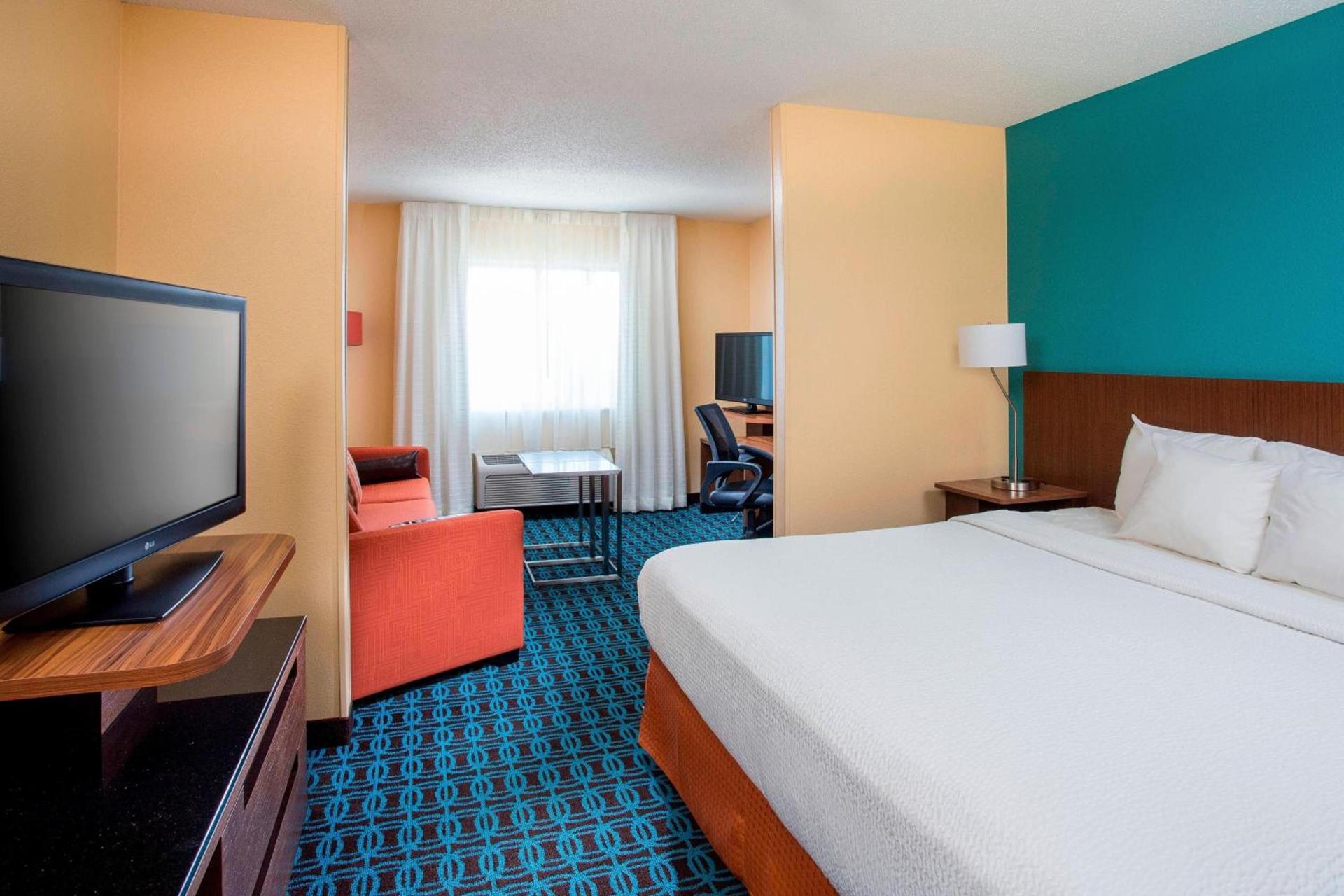 Fairfield Inn & Suites Peru photo 9