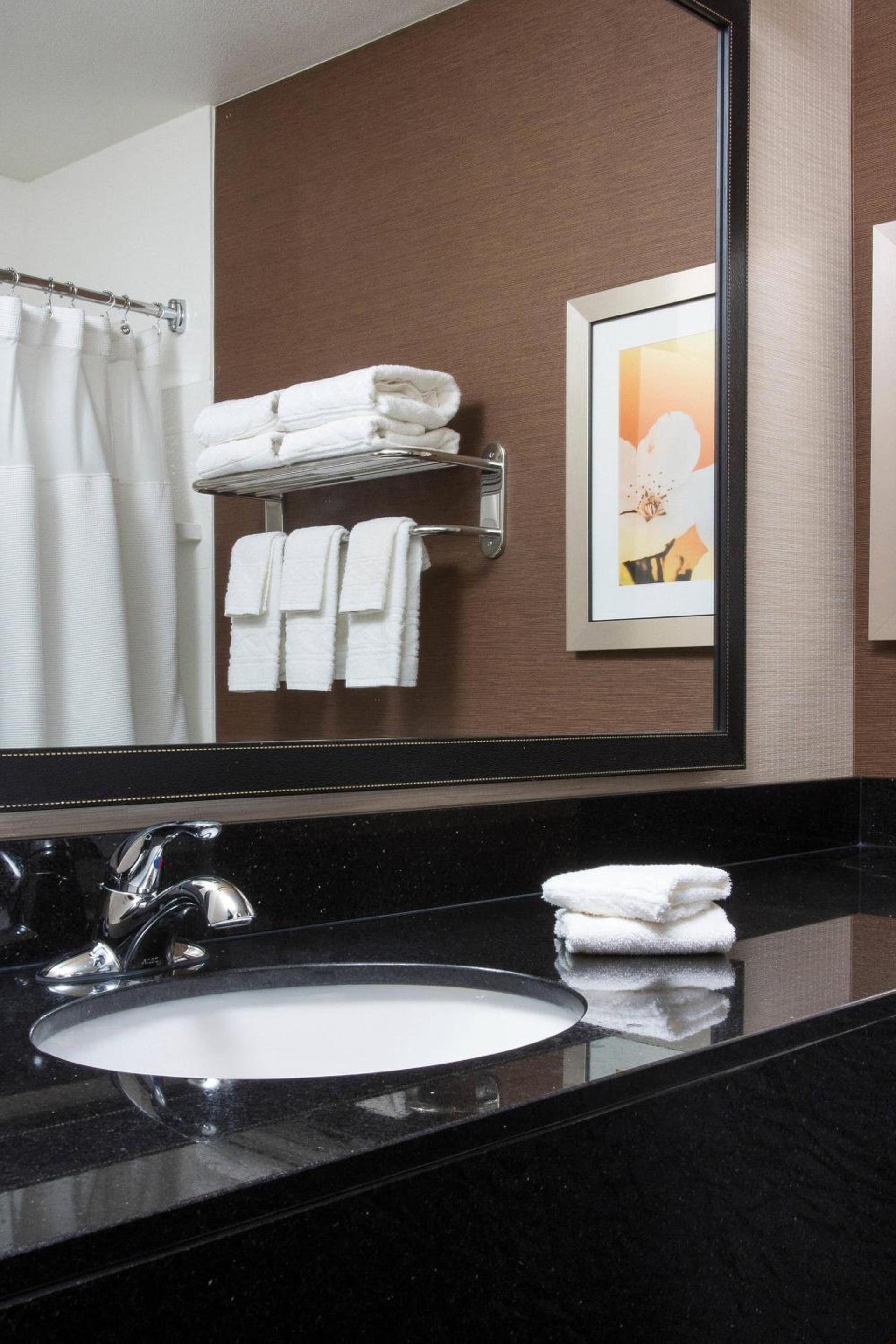Fairfield Inn & Suites Peru photo 12