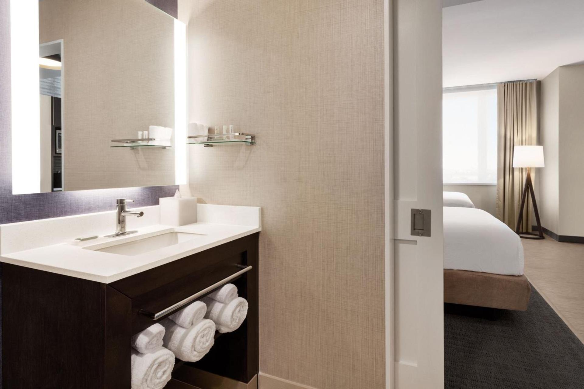 Residence Inn by Marriott New York JFK Airport photo 19
