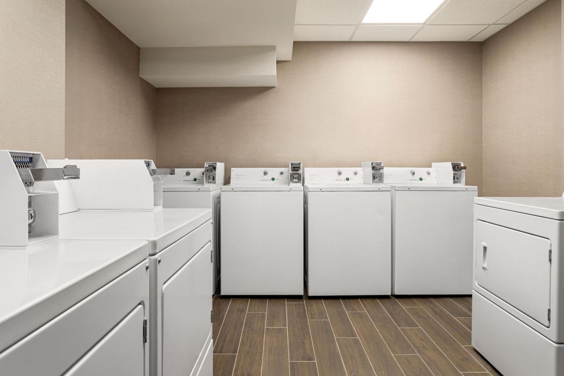Residence Inn by Marriott New York JFK Airport photo 33