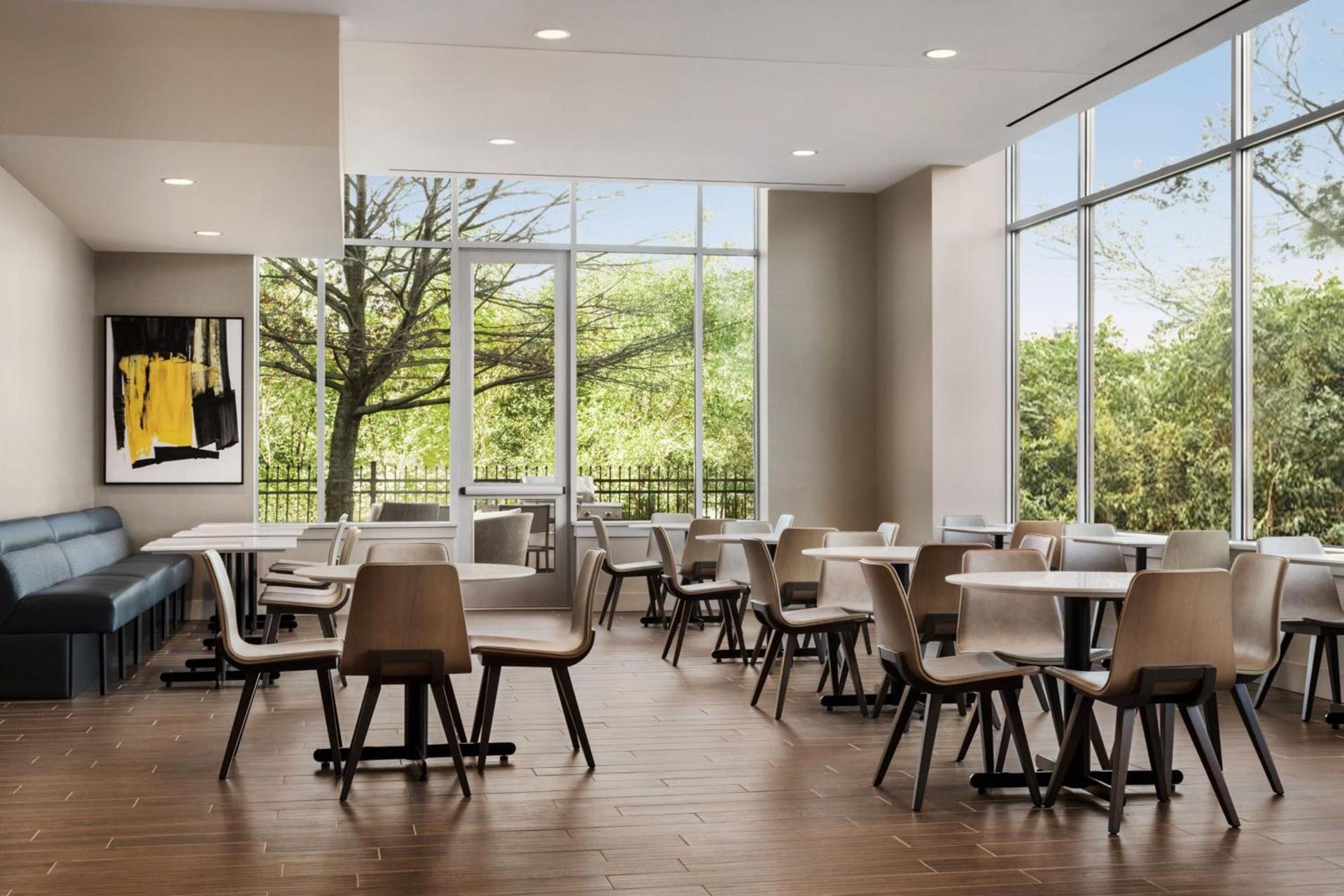 Residence Inn by Marriott New York JFK Airport photo 34