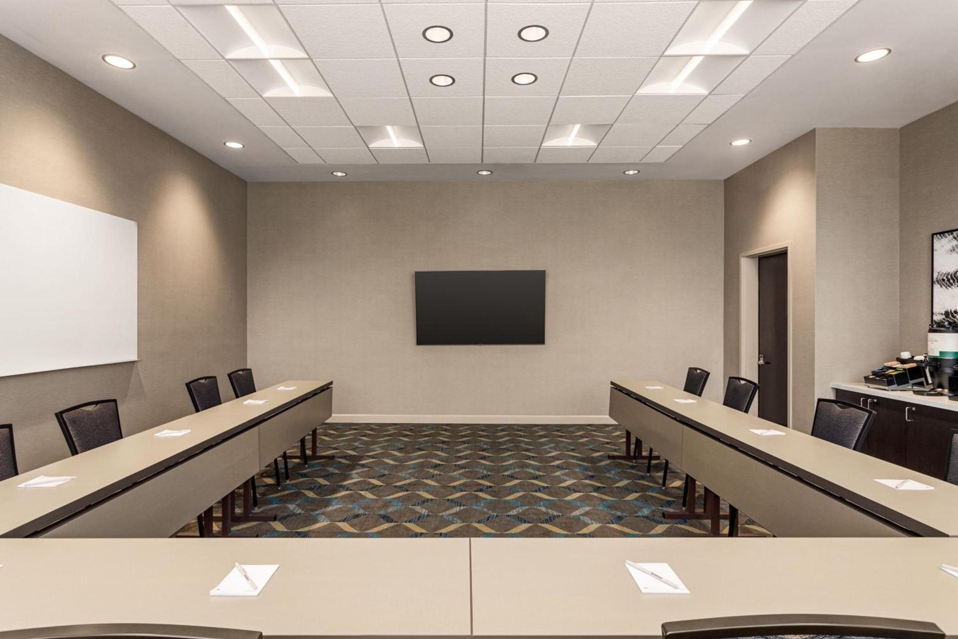 Residence Inn by Marriott New York JFK Airport photo 42