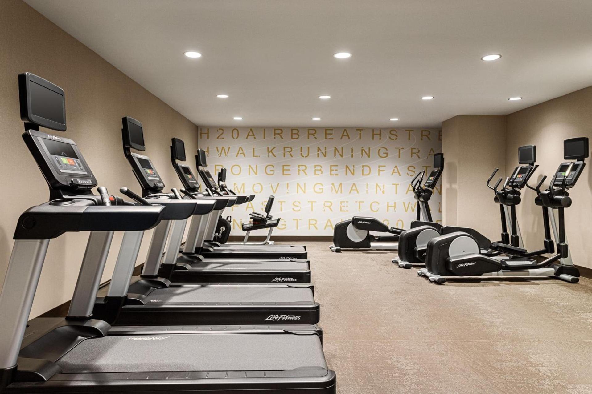 Residence Inn by Marriott New York JFK Airport photo 38