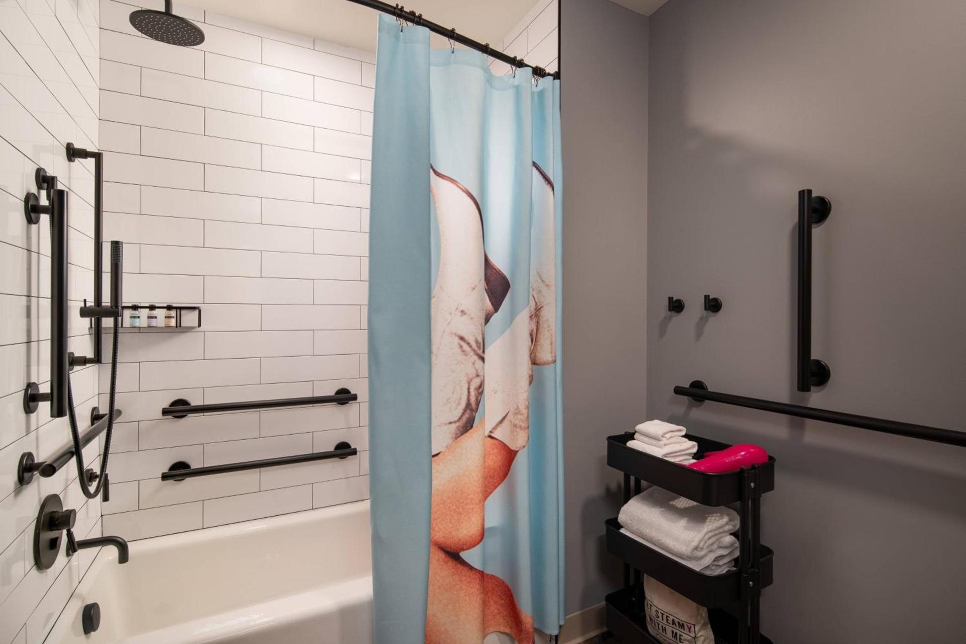 Moxy Portland Downtown photo 20