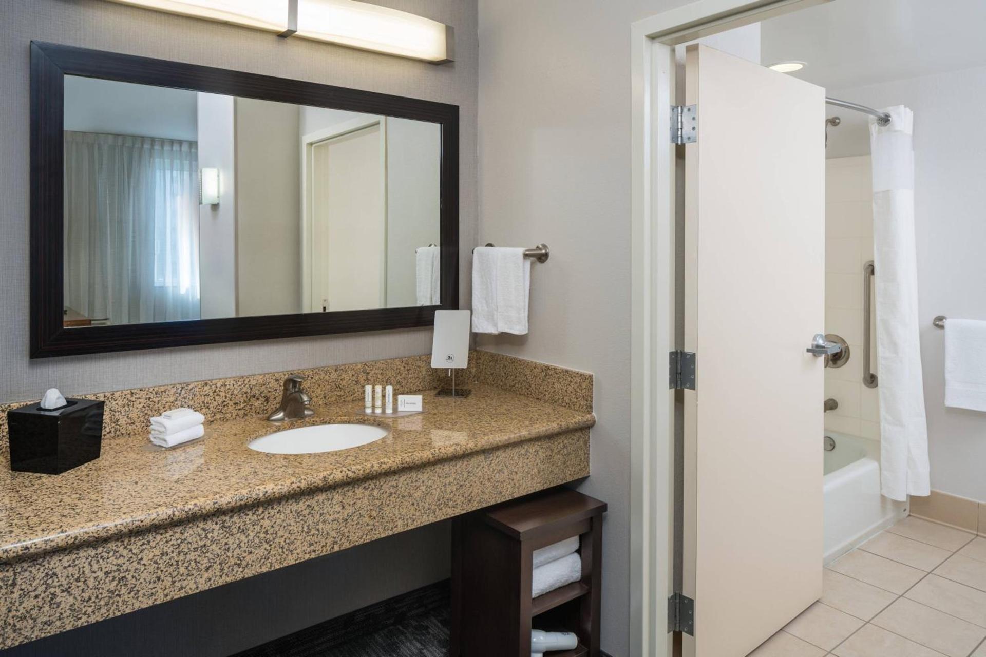 Courtyard by Marriott Miami West/FL Turnpike photo 11