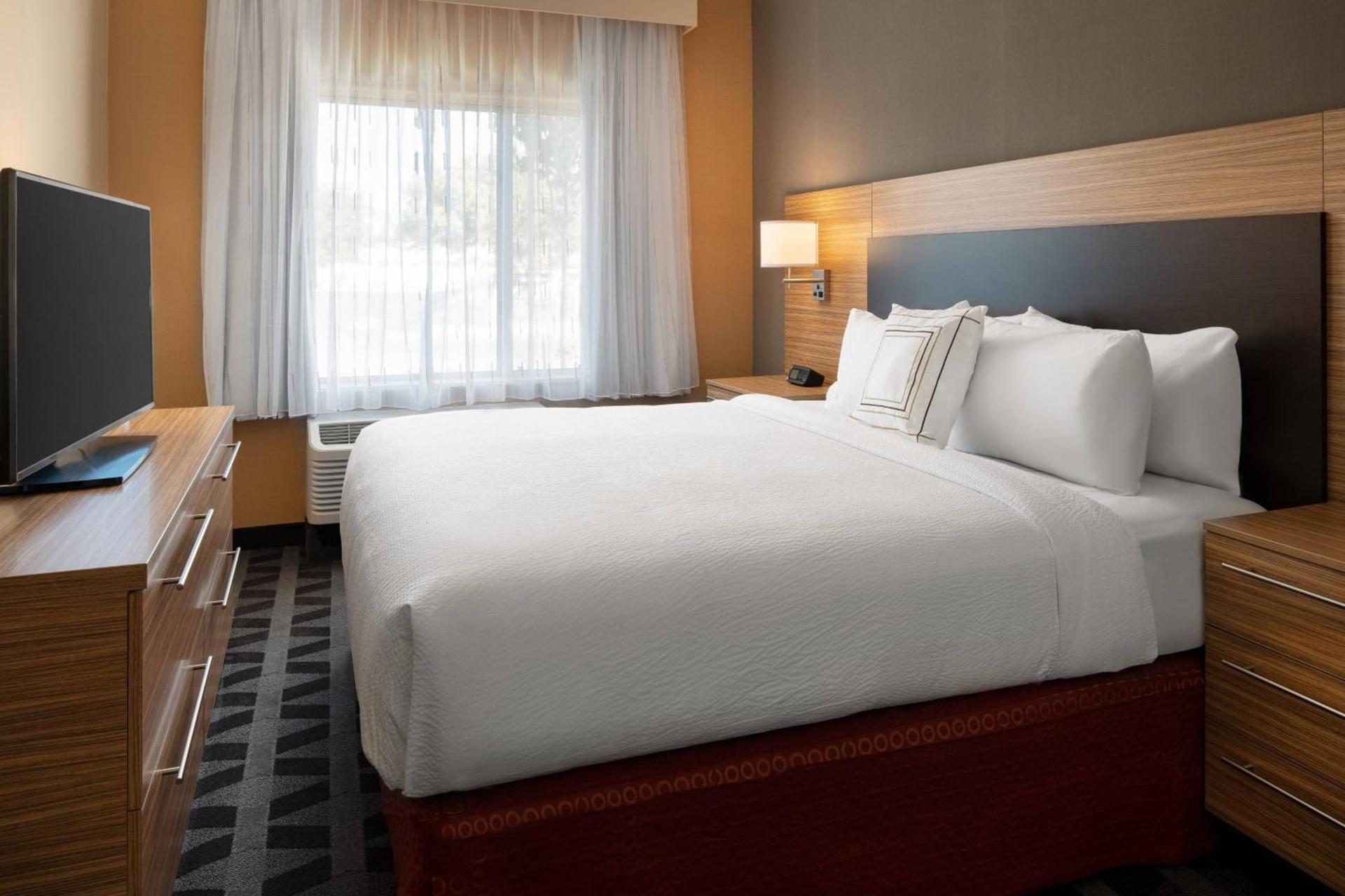 TownePlace Suites Fresno Clovis photo 12