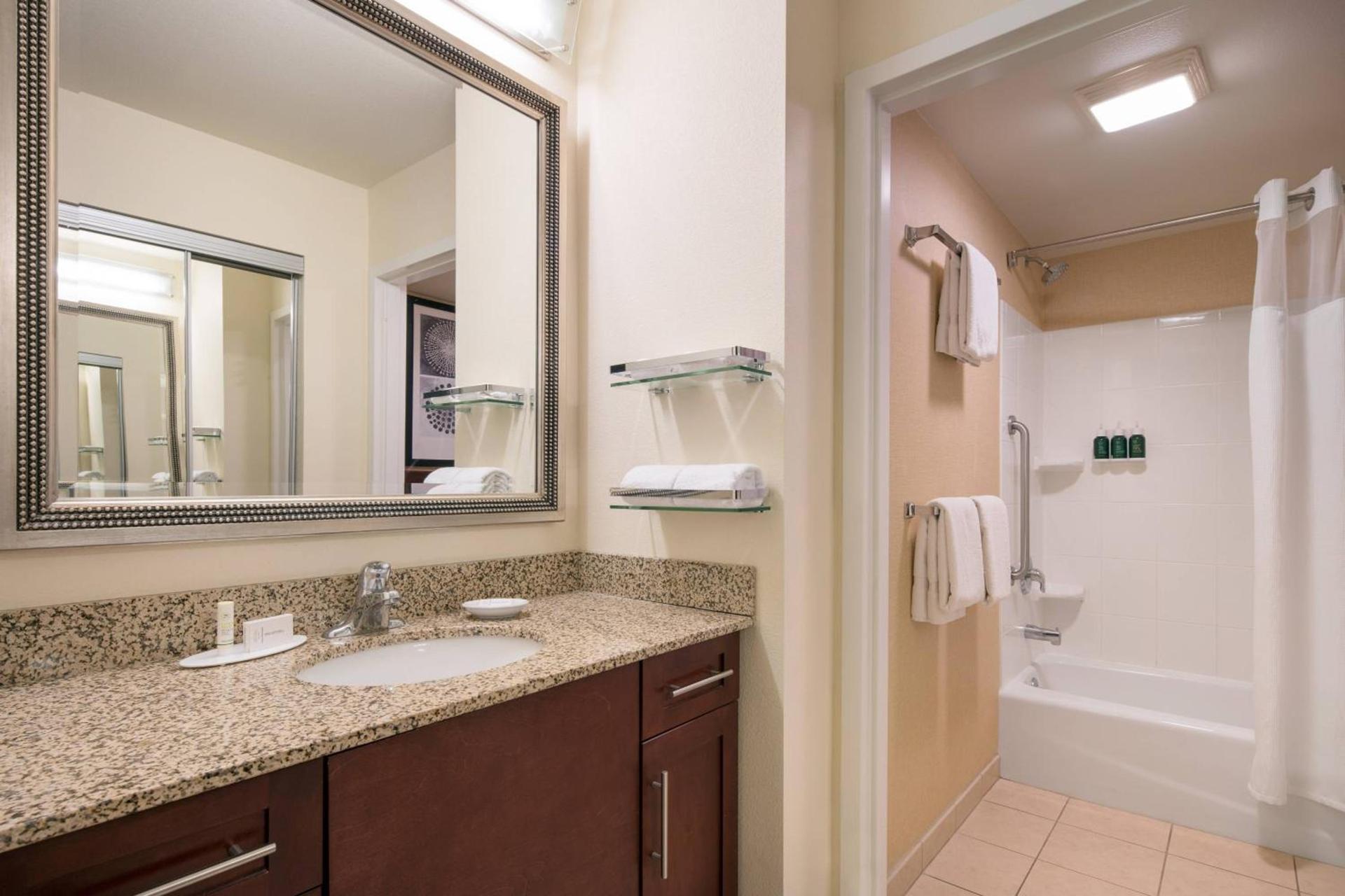 Residence Inn by Marriott Camarillo photo 2