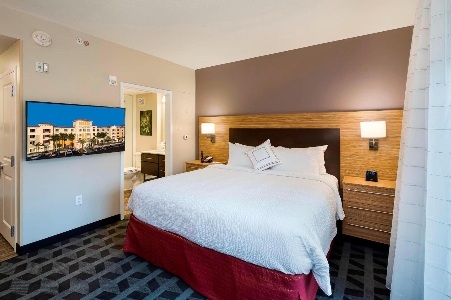 TownePlace Suites by Marriott Fort Myers Estero photo 8