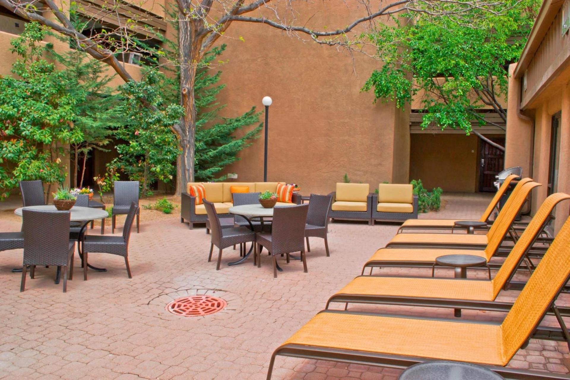 Courtyard Santa Fe photo 2