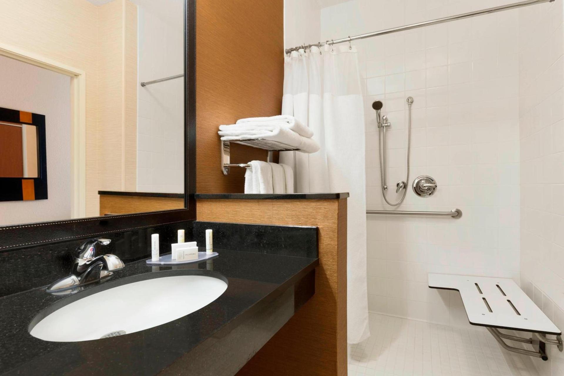 Fairfield Inn & Suites Saginaw photo 10