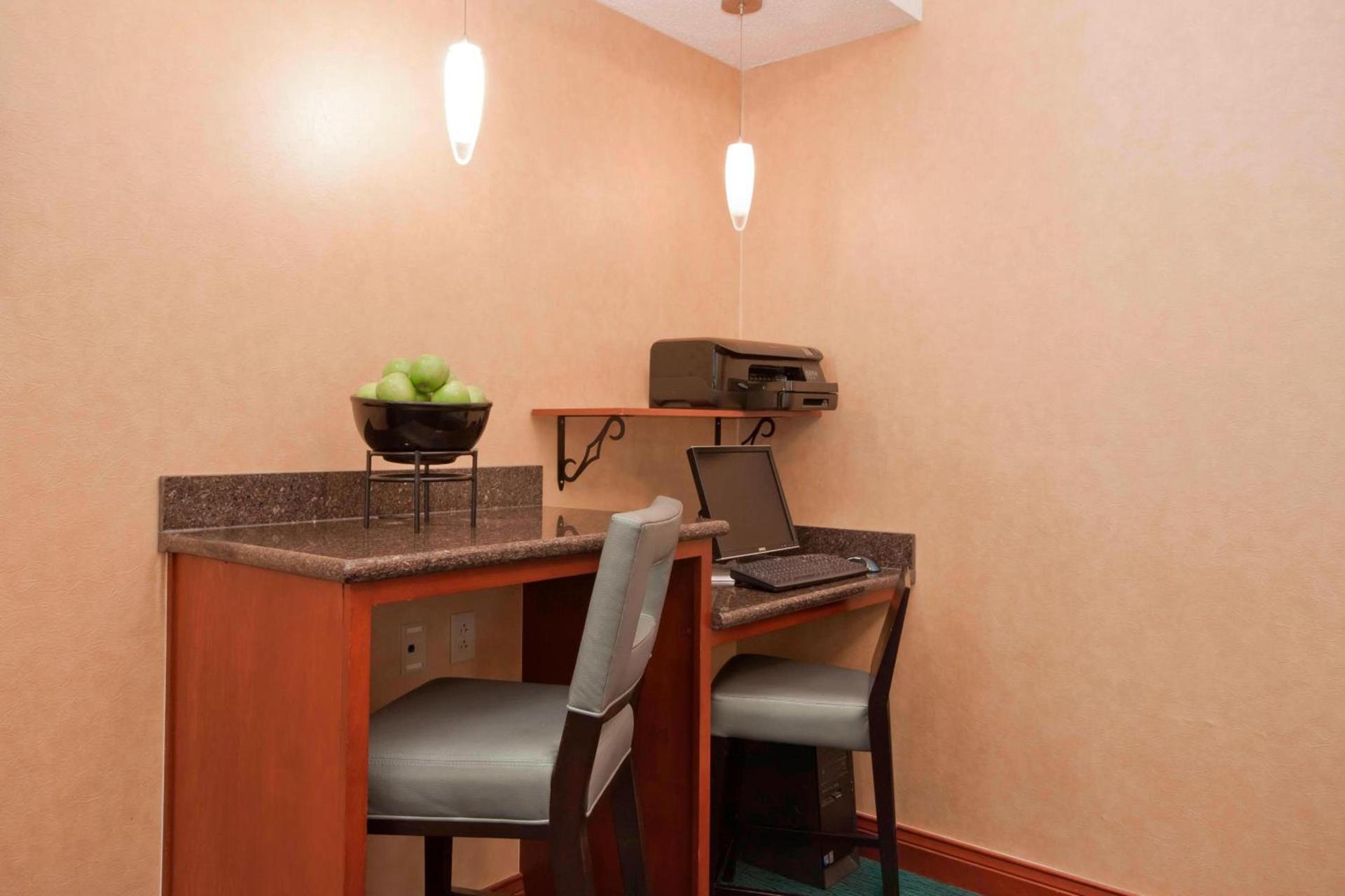 Residence Inn by Marriott Davenport photo 11