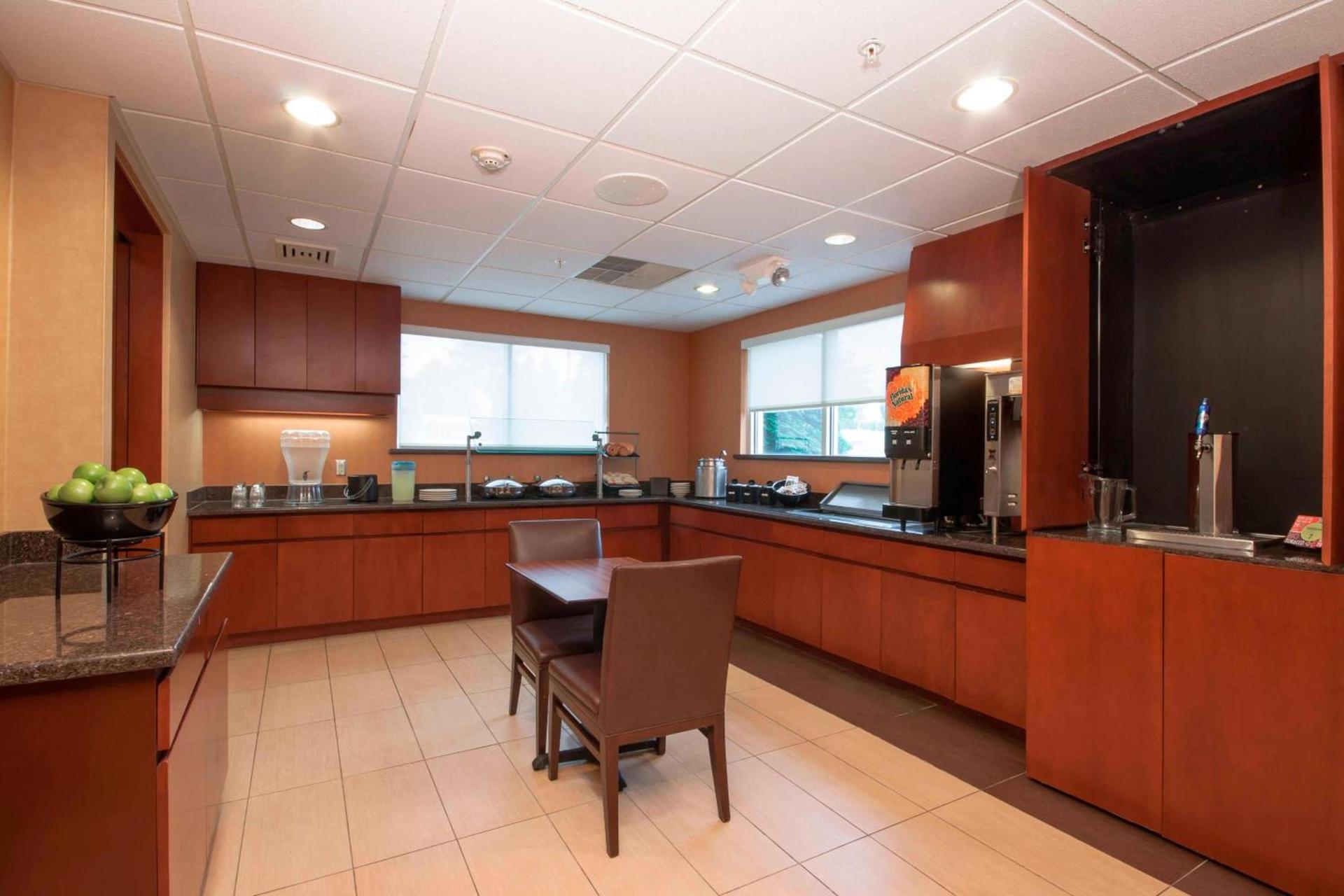 Residence Inn by Marriott Davenport photo 14