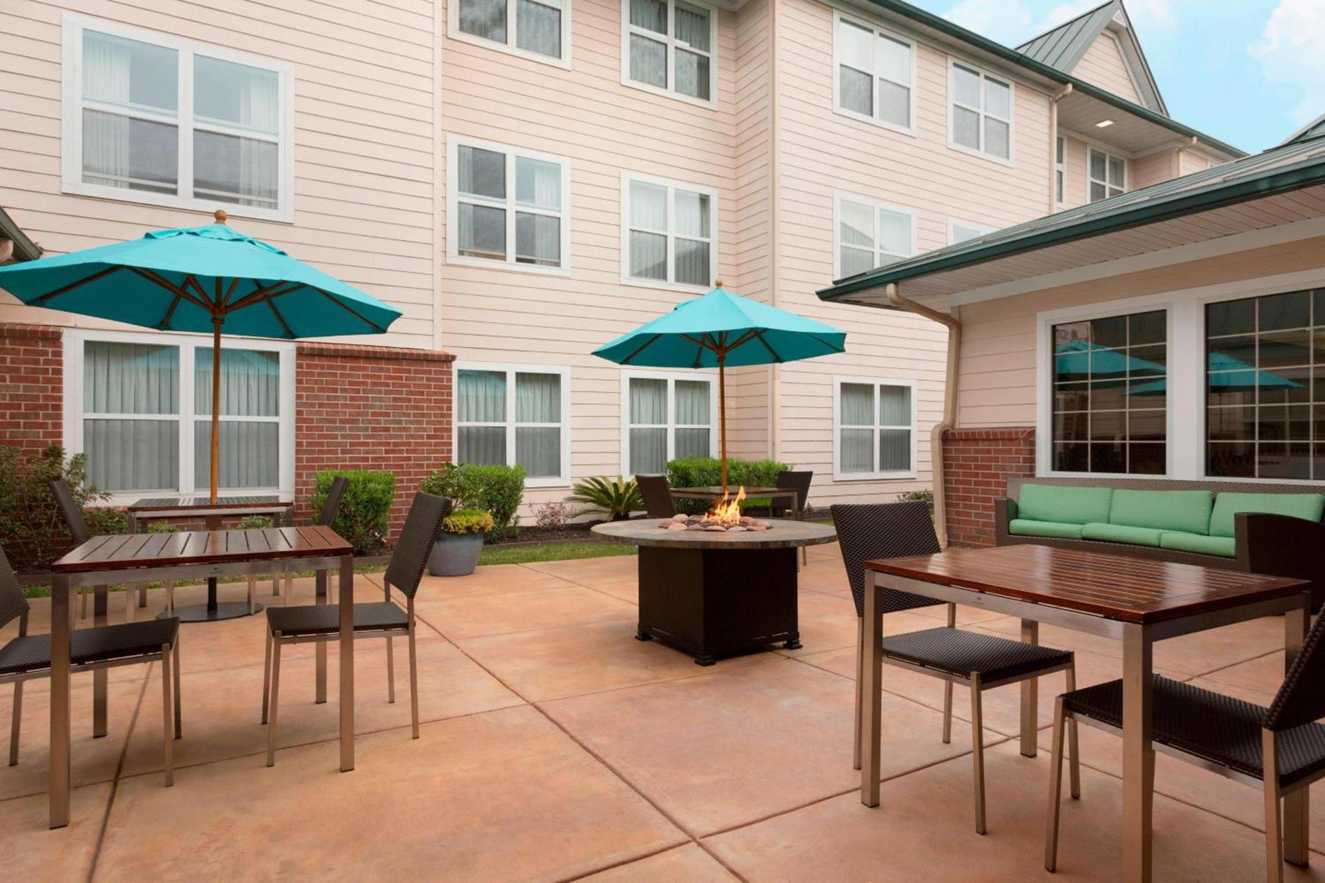Residence Inn by Marriott Houston The Woodlands/Lake Front Circle photo 3