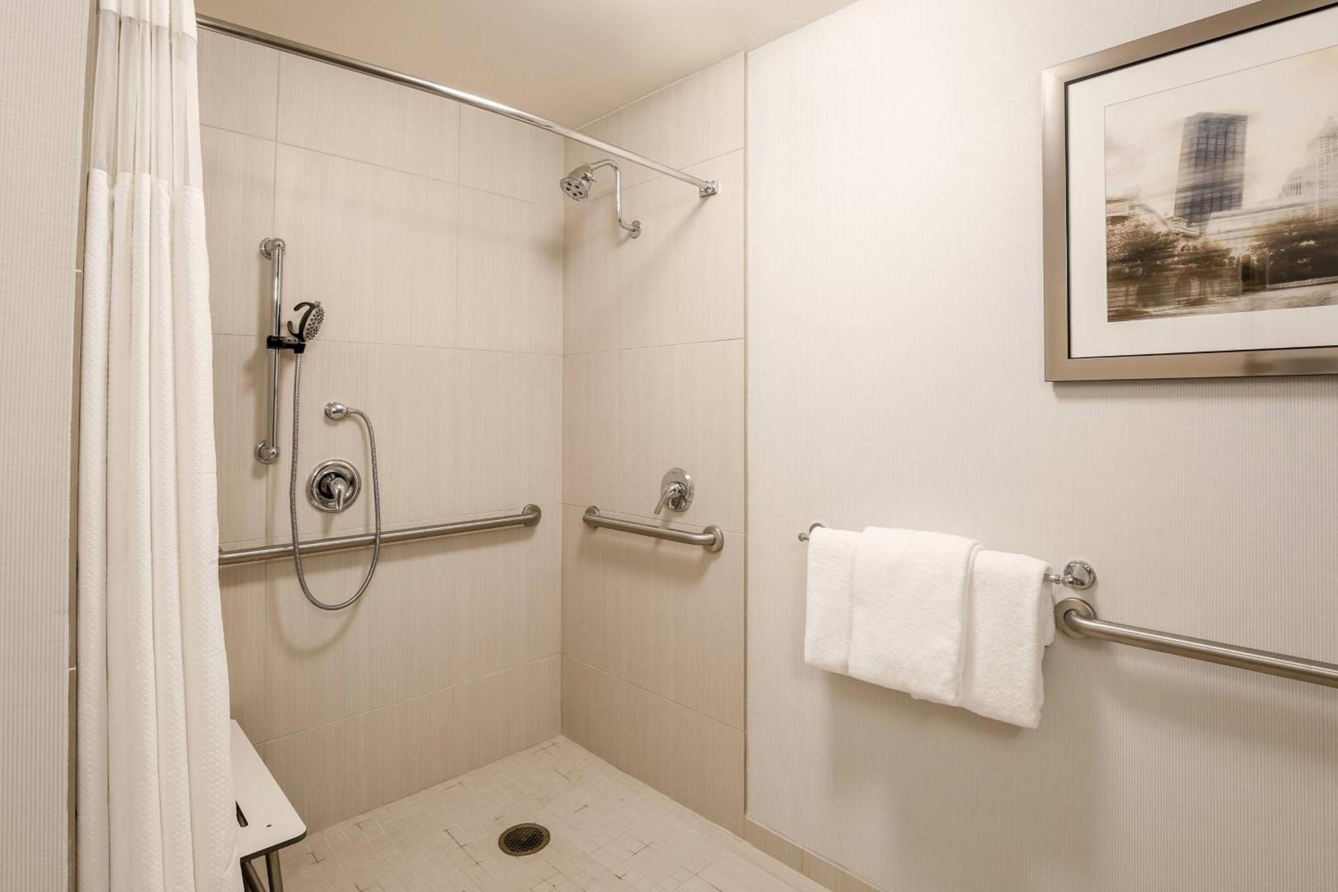 Courtyard by Marriott Pittsburgh Downtown photo 16