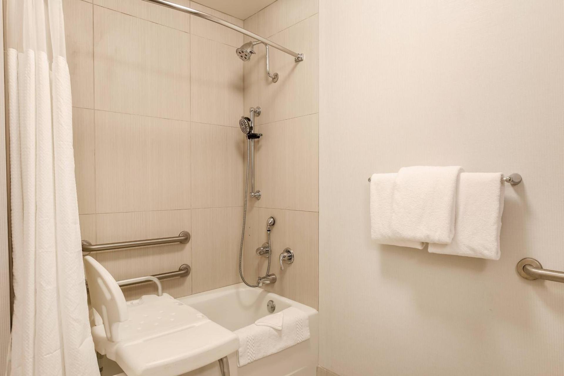 Courtyard by Marriott Pittsburgh Downtown photo 17